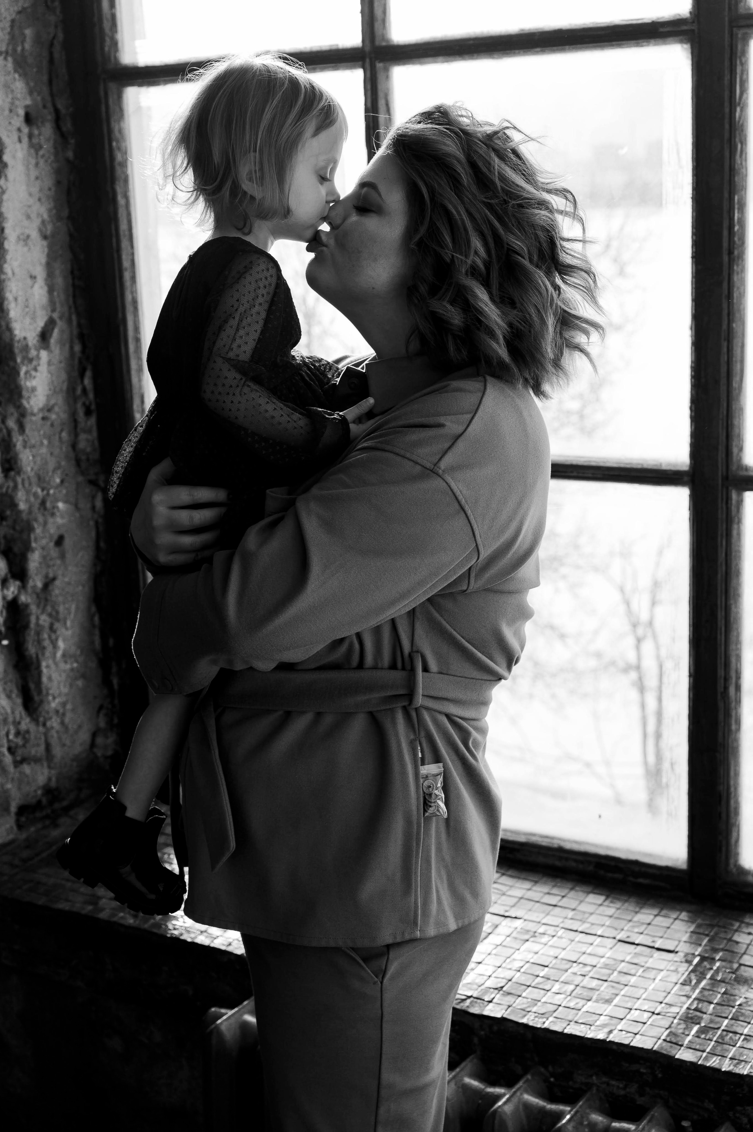 Виктория. Профессиональный фотограф беременности в СПБ. Стильные фотосессии беременности в стиле минимализм и классическая фотография