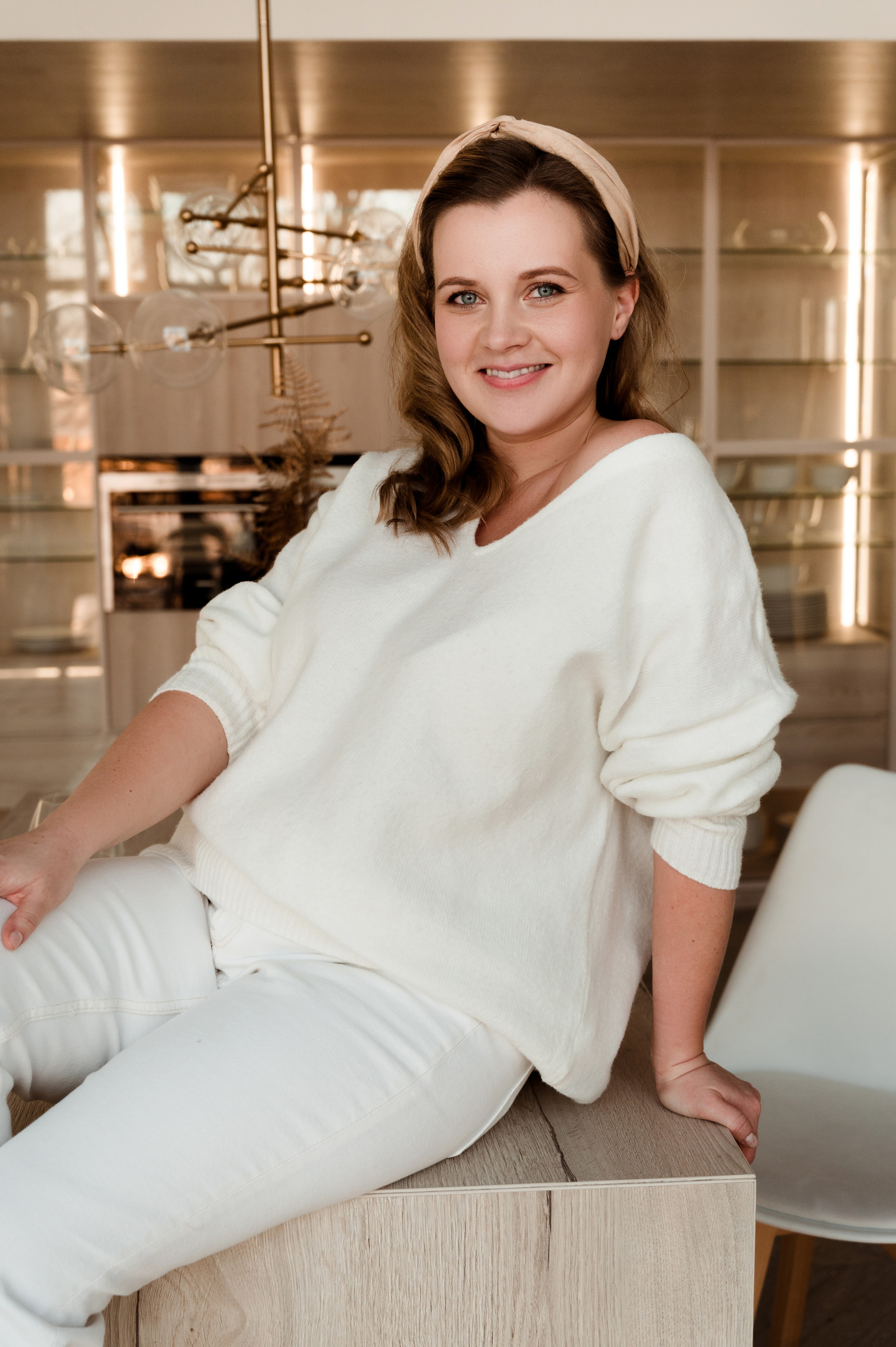 Мила. Профессиональный фотограф беременности в СПБ. Стильные фотосессии беременности в стиле минимализм и классическая фотография