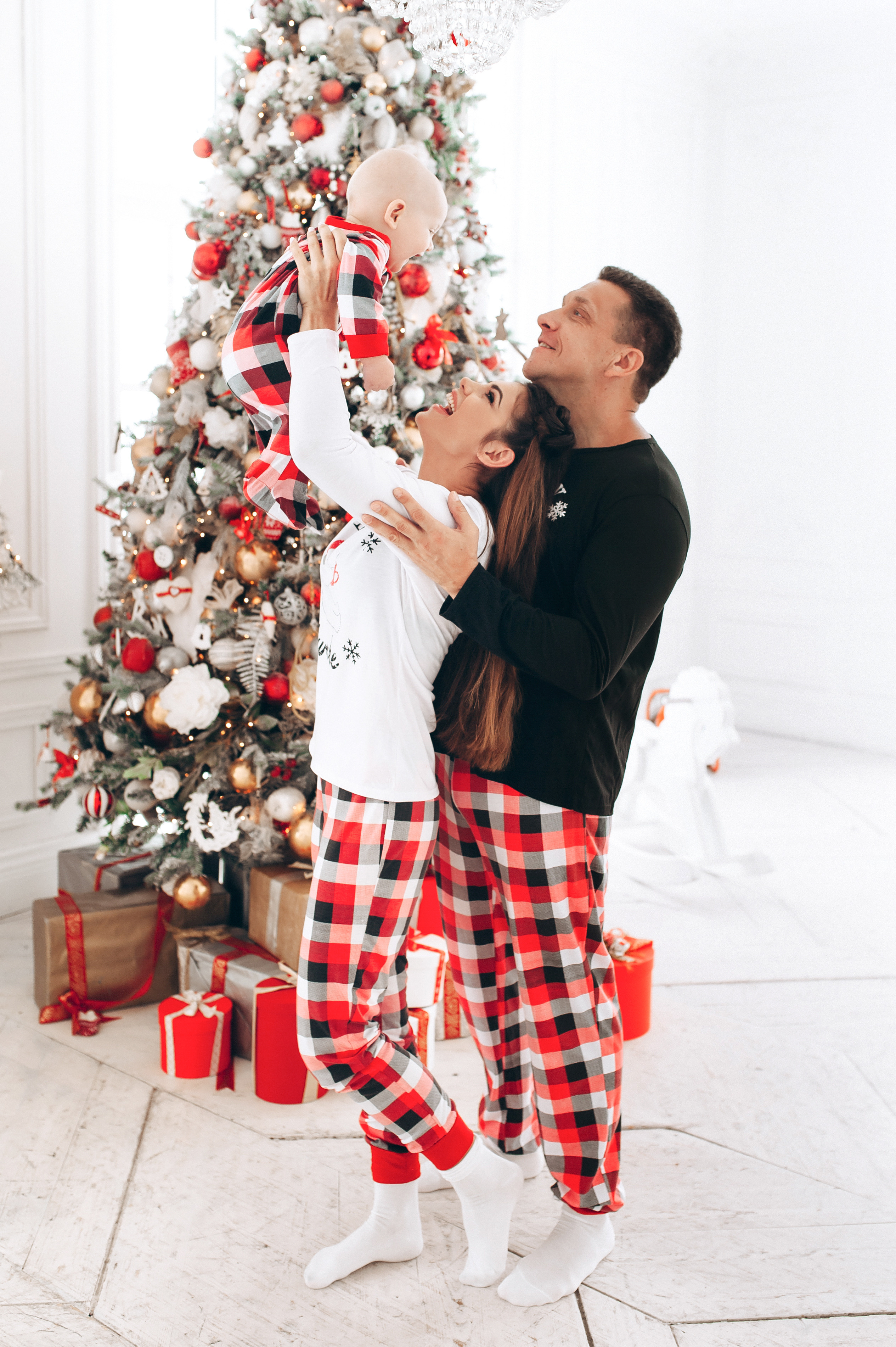 Юля. Профессиональный фотограф беременности в СПБ. Стильные фотосессии беременности в стиле минимализм и классическая фотография