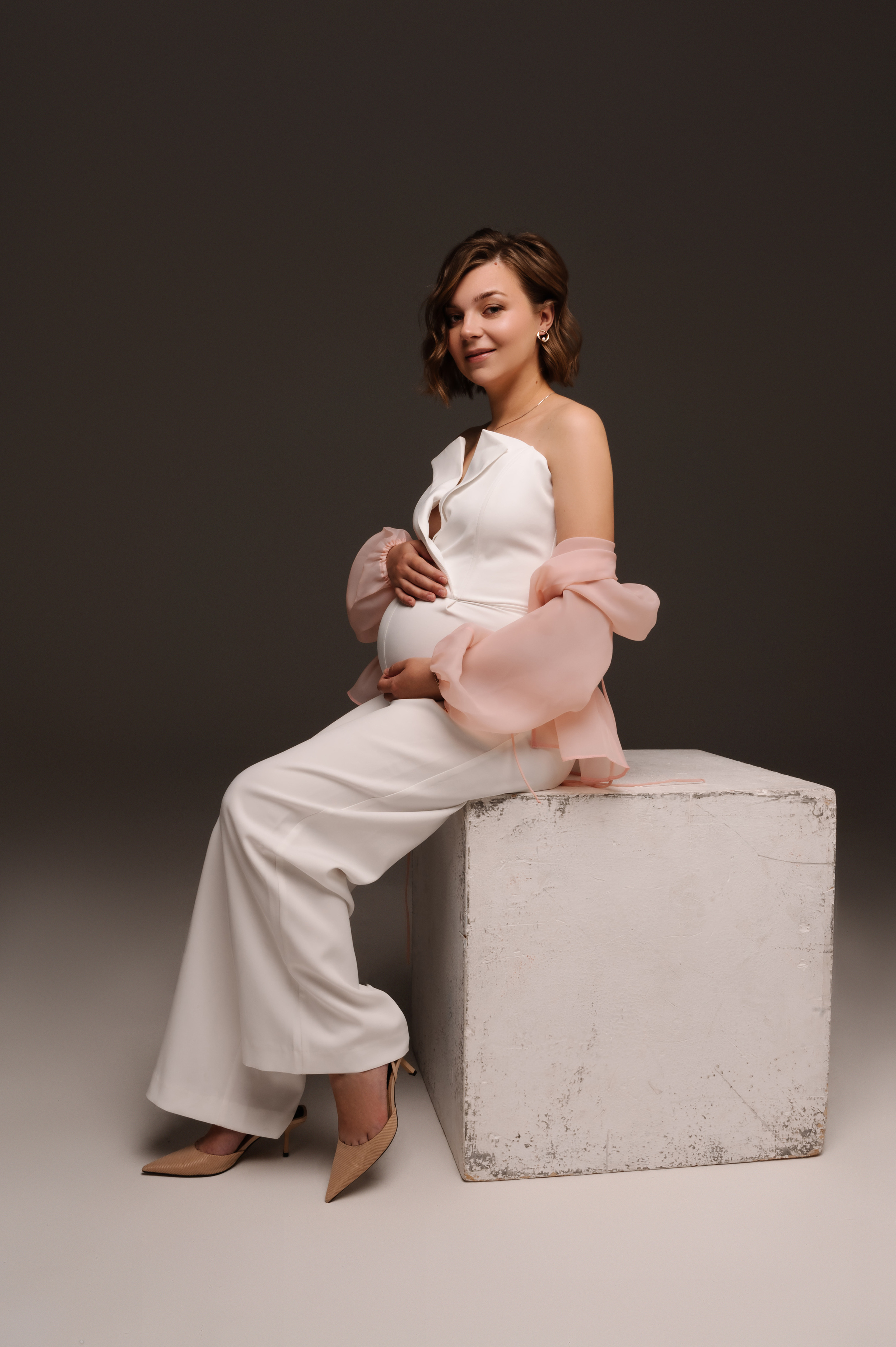 Мария. Профессиональный фотограф беременности в СПБ. Стильные фотосессии беременности в стиле минимализм и классическая фотография