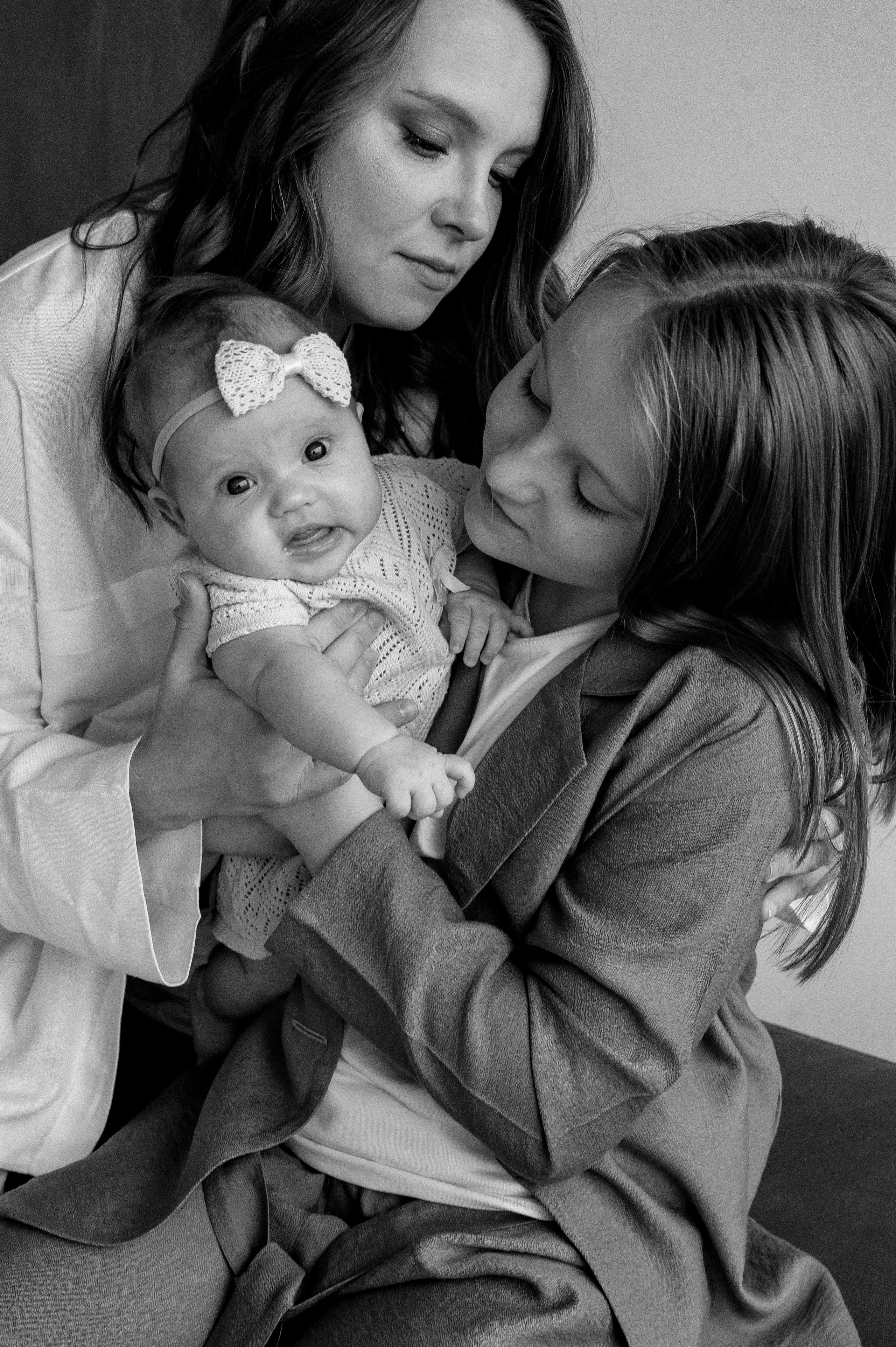 Оксана. Профессиональный фотограф беременности в СПБ. Стильные фотосессии беременности в стиле минимализм и классическая фотография