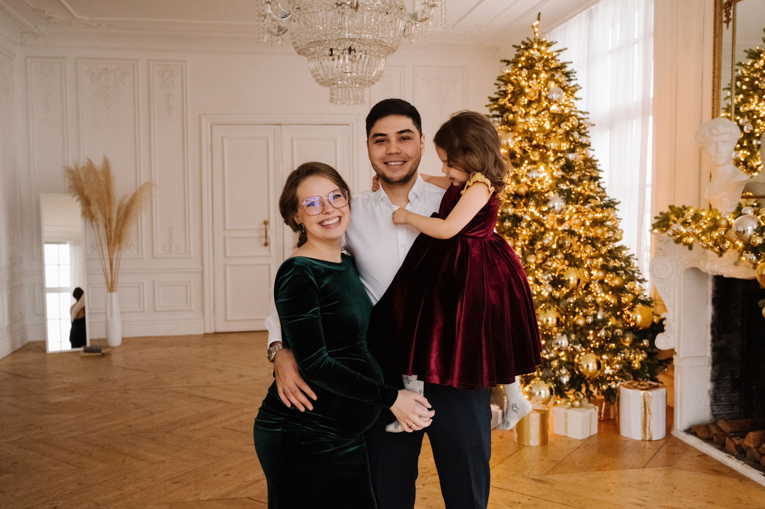 Анна. Профессиональный фотограф беременности в СПБ. Стильные фотосессии беременности в стиле минимализм и классическая фотография