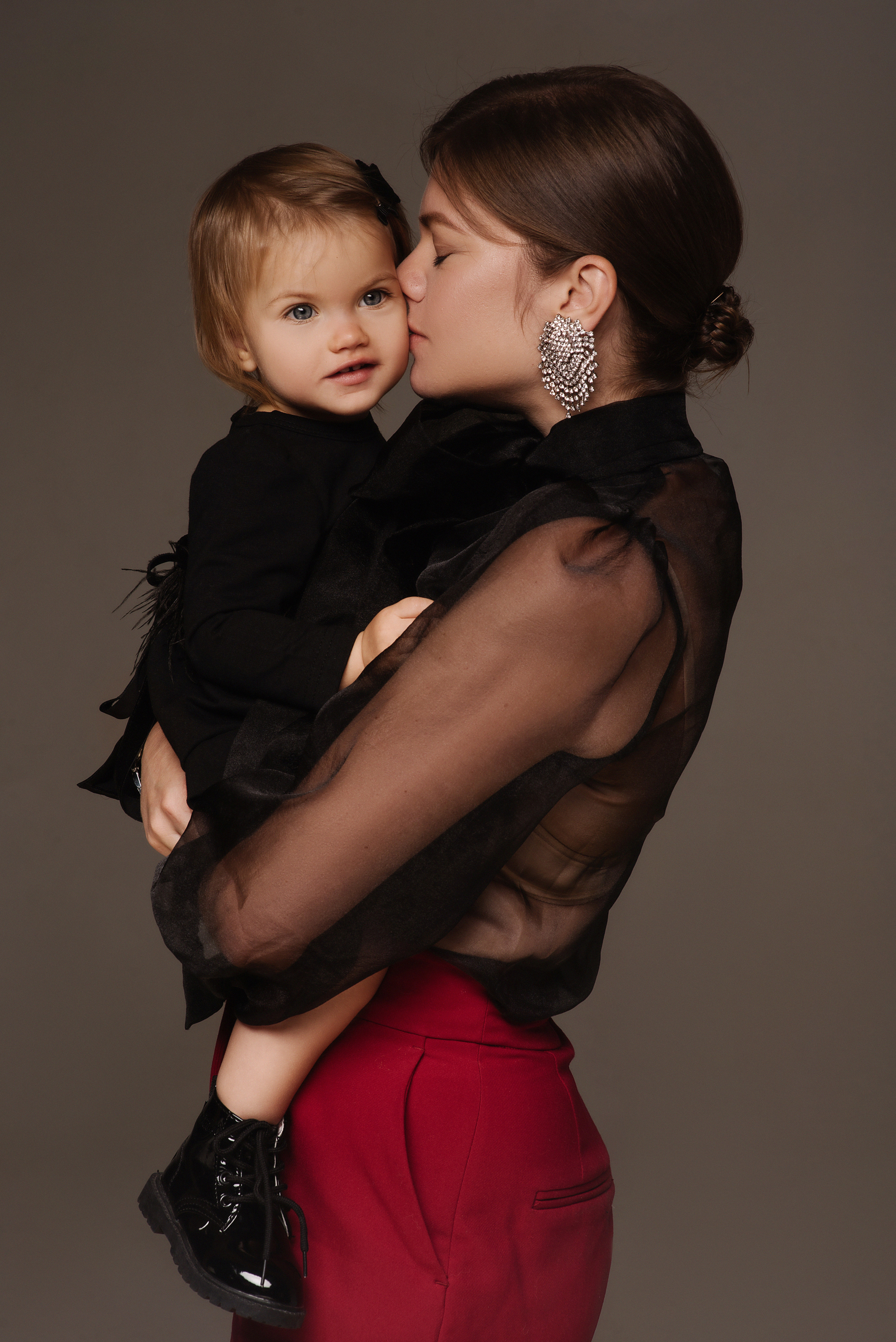 Новогодний фотодень. Профессиональный фотограф беременности в СПБ. Стильные фотосессии беременности в стиле минимализм и классическая фотография