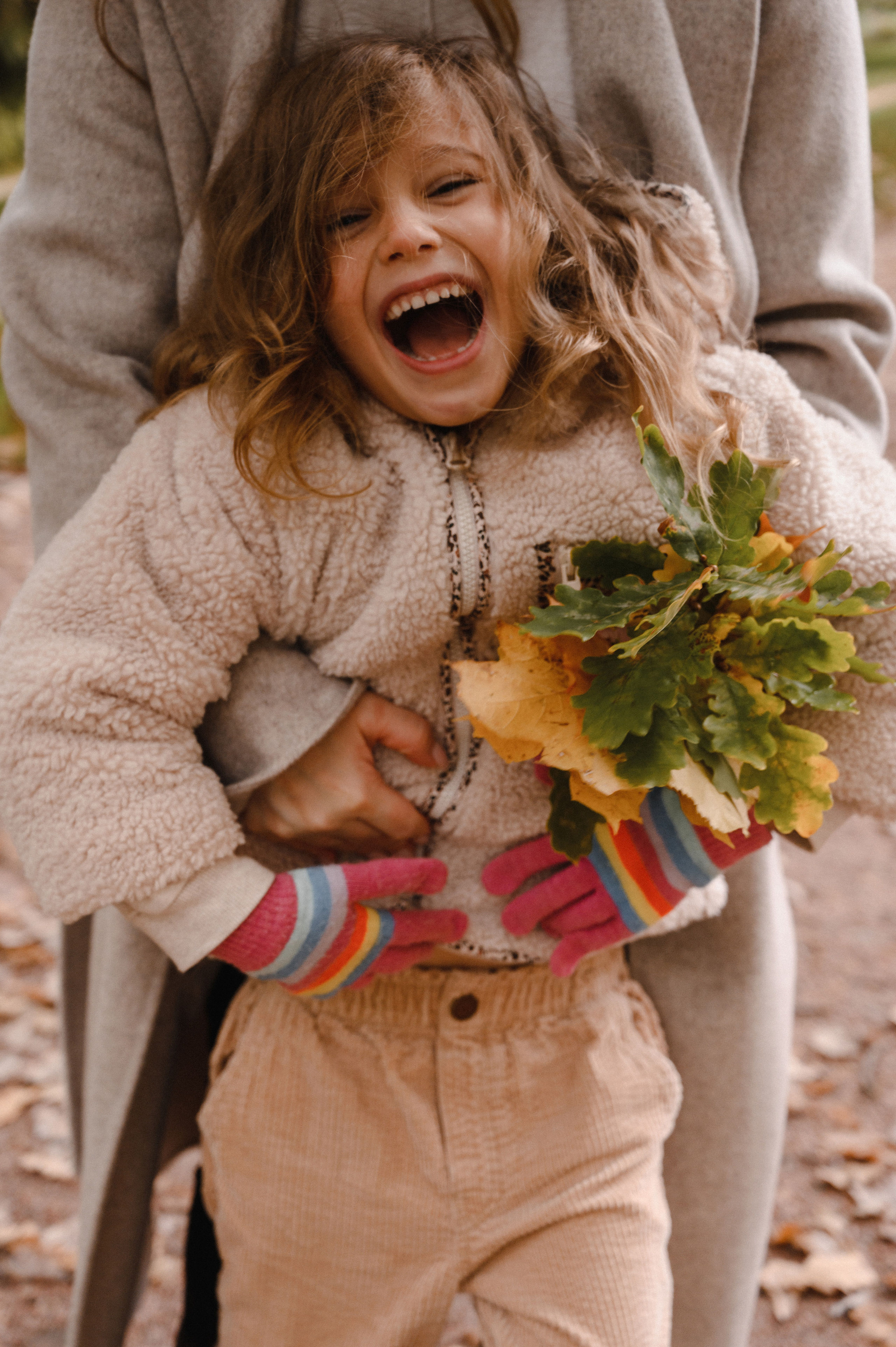 Юля и Оля. Профессиональный фотограф беременности в СПБ. Стильные фотосессии беременности в стиле минимализм и классическая фотография