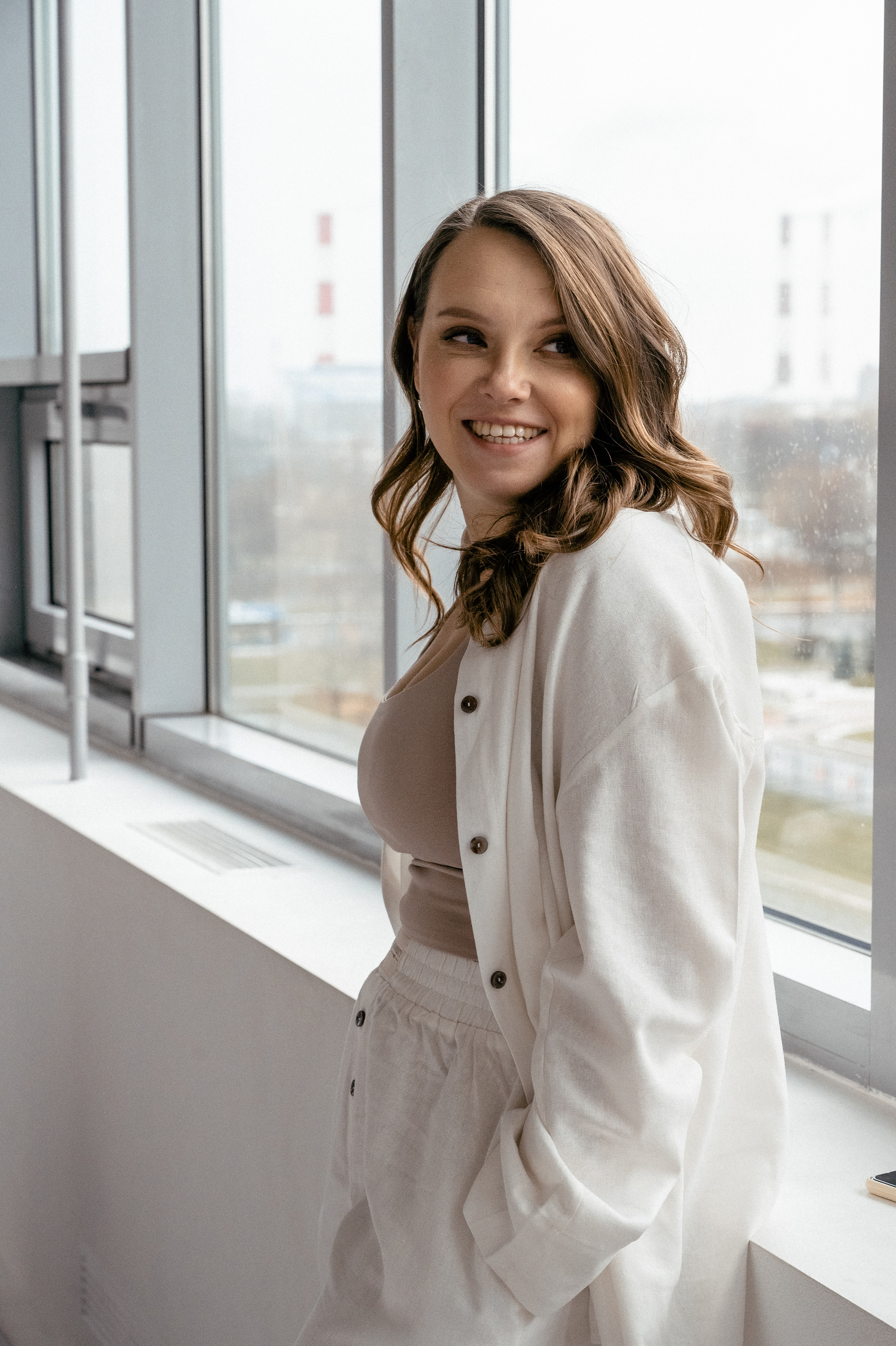 Оксана. Профессиональный фотограф беременности в СПБ. Стильные фотосессии беременности в стиле минимализм и классическая фотография