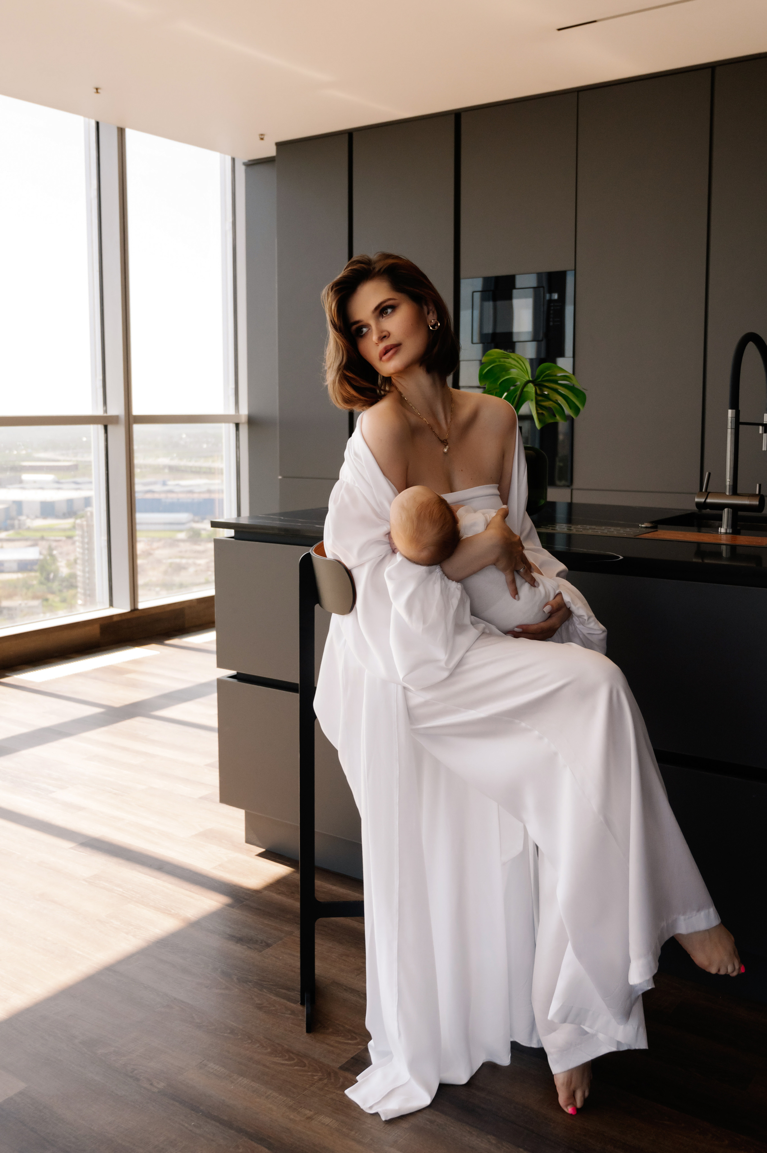 Рина. Профессиональный фотограф беременности в СПБ. Стильные фотосессии беременности в стиле минимализм и классическая фотография