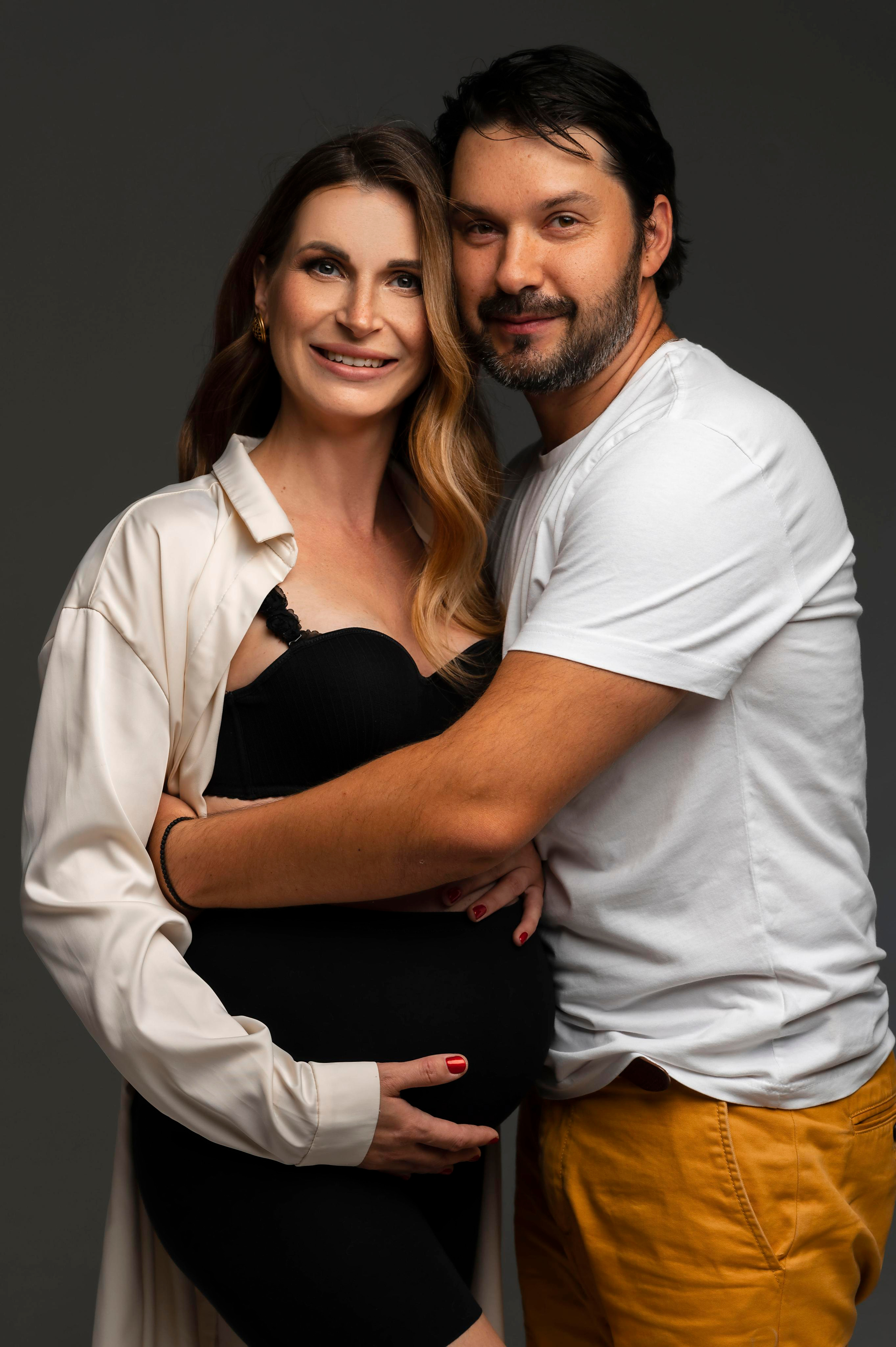 Лина. Профессиональный фотограф беременности в СПБ. Стильные фотосессии беременности в стиле минимализм и классическая фотография