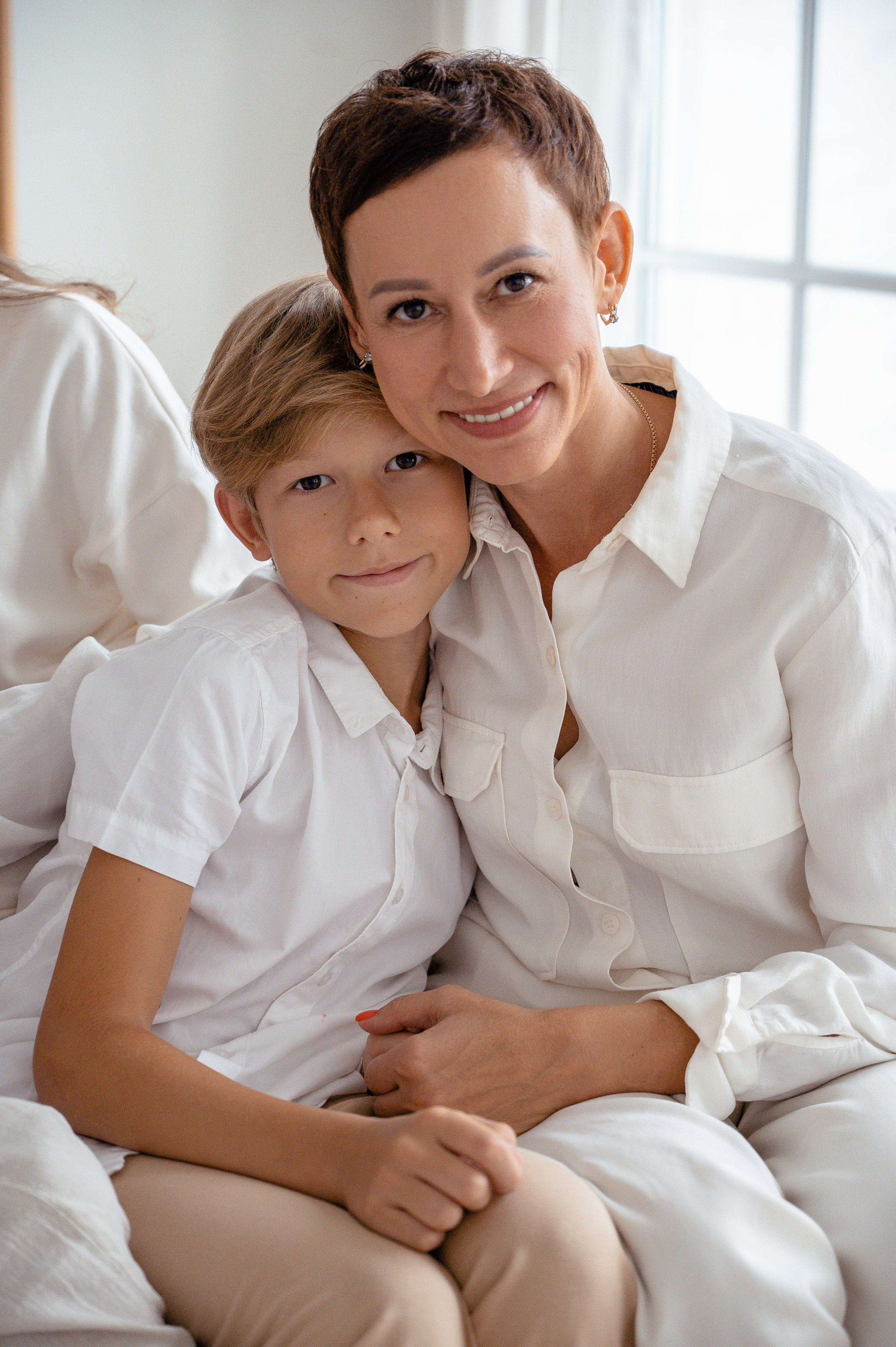 Юля семьей. Профессиональный фотограф беременности в СПБ. Стильные фотосессии беременности в стиле минимализм и классическая фотография
