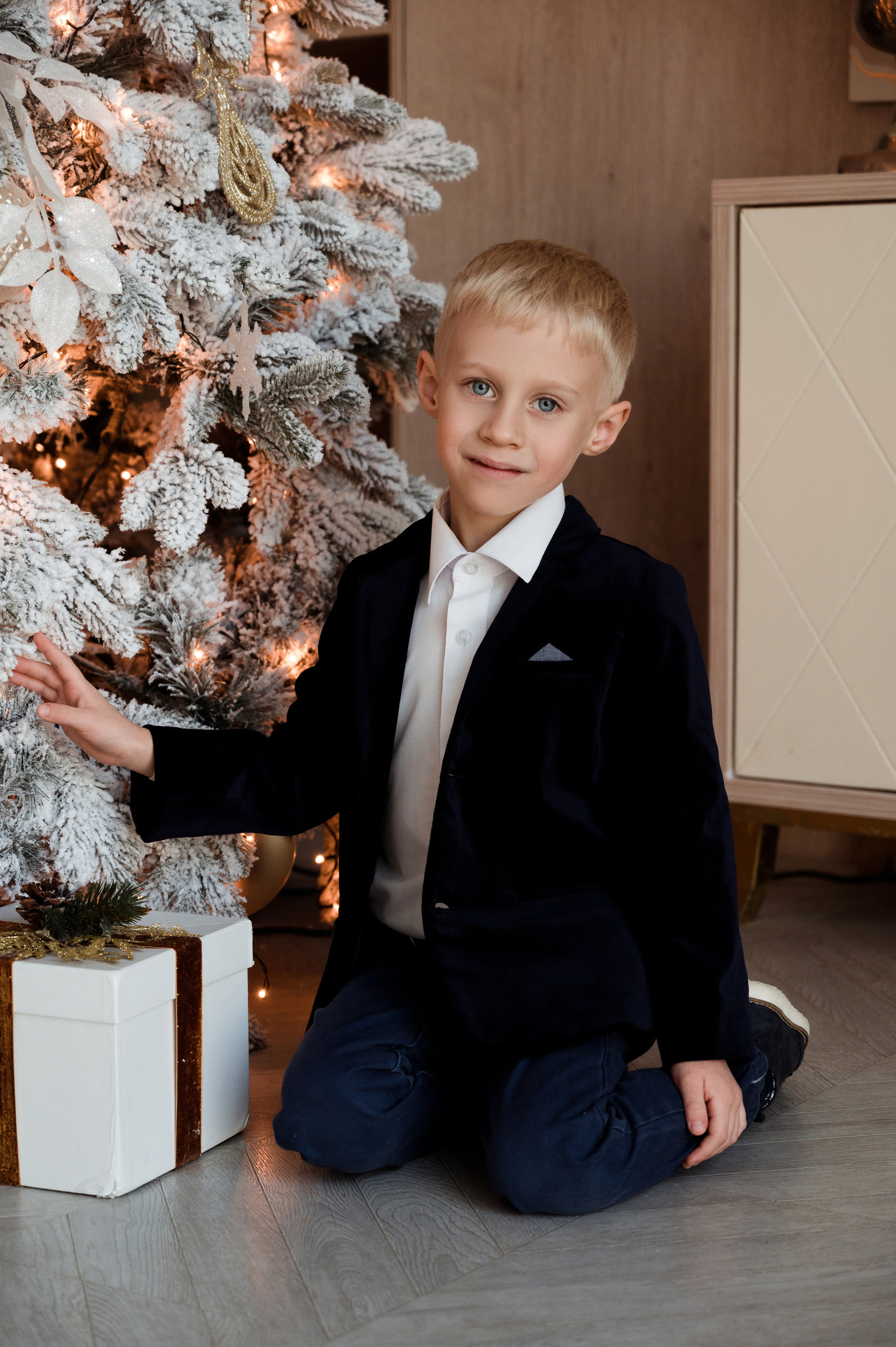 Мила. Профессиональный фотограф беременности в СПБ. Стильные фотосессии беременности в стиле минимализм и классическая фотография