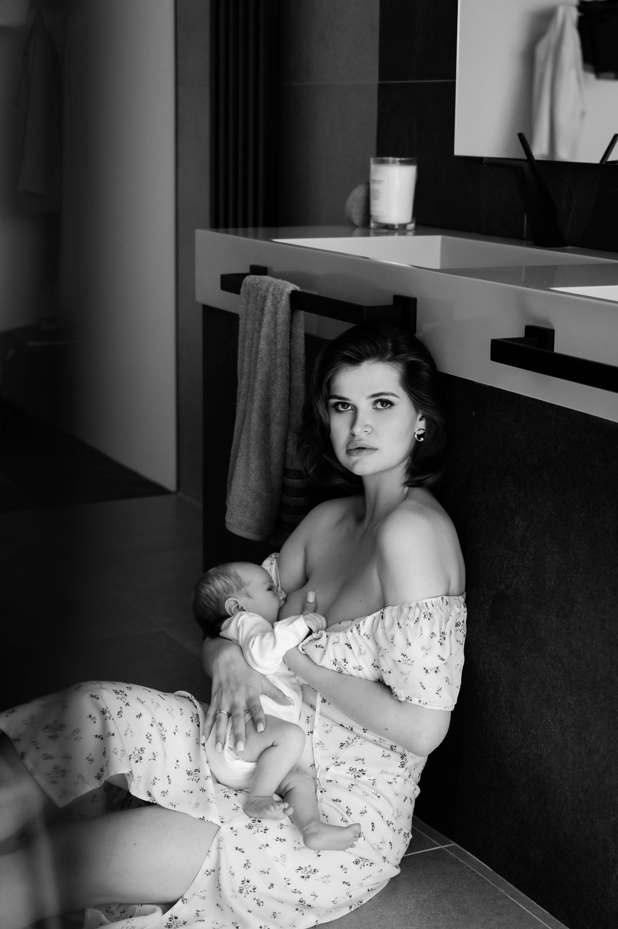 Рина. Профессиональный фотограф беременности в СПБ. Стильные фотосессии беременности в стиле минимализм и классическая фотография