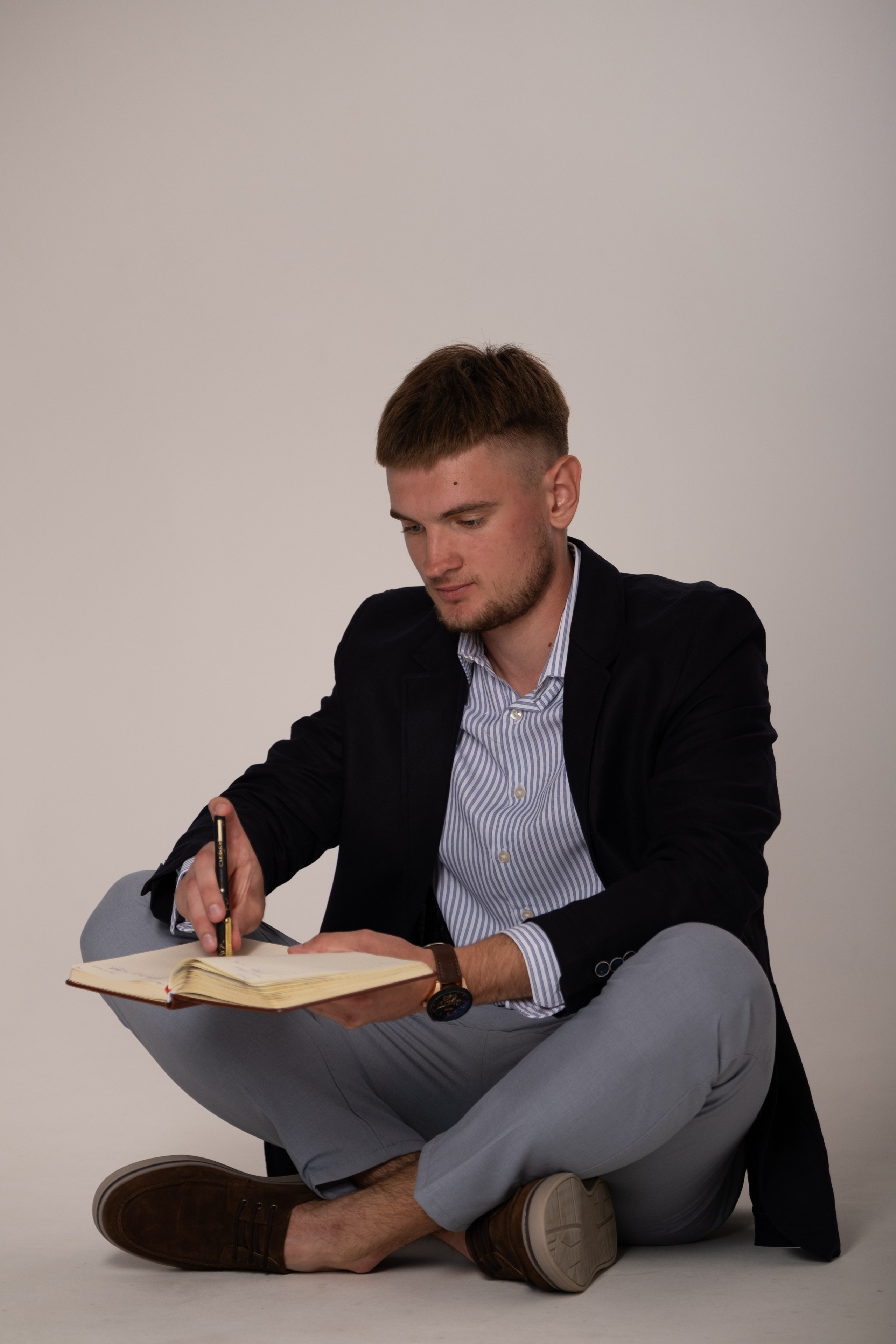 Владимир. Профессиональная фотосъемка в Крыму. Натуральные эмоции и живые кадры. Забронируйте дату прямо сейчас!