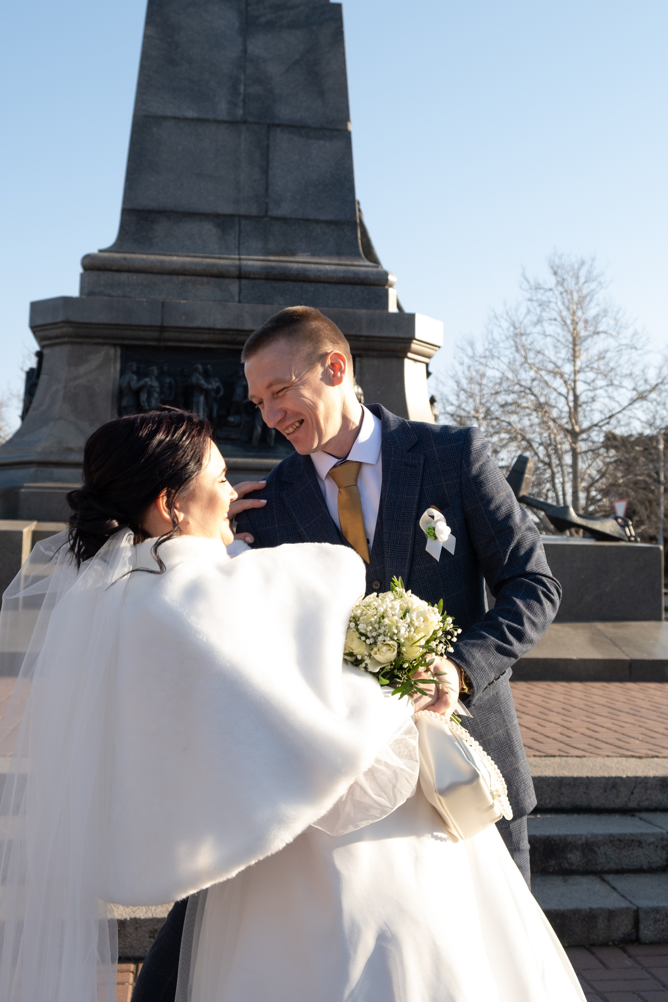 Гостиница Севастополь. Свадебная фотосессия Новый Херсонес. Профессиональная фотосъемка в Крыму. Натуральные эмоции и живые кадры. Забронируйте дату прямо сейчас!