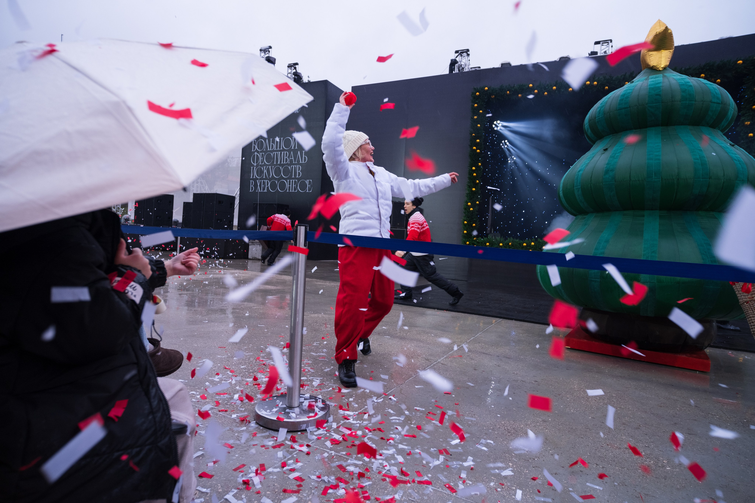 Новогодний репортаж из парка «Новый Херсонес» | Фотограф Илья Желдак. Профессиональная фотосъемка в Крыму. Натуральные эмоции и живые кадры. Забронируйте дату прямо сейчас!