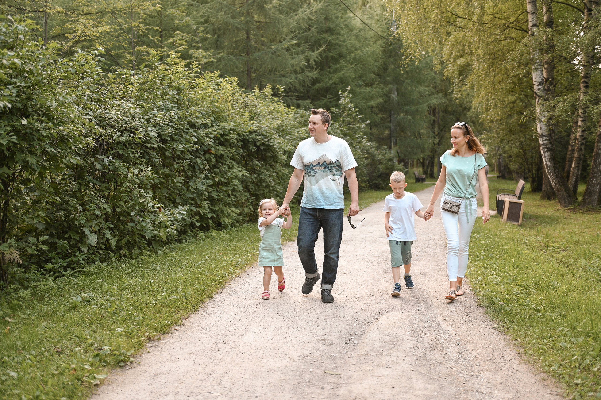 Прогулка в парке для Елены, Алёнки, Андрея и папы Василия. Детский и семейный фотограф в Москве Ульяна Федорова