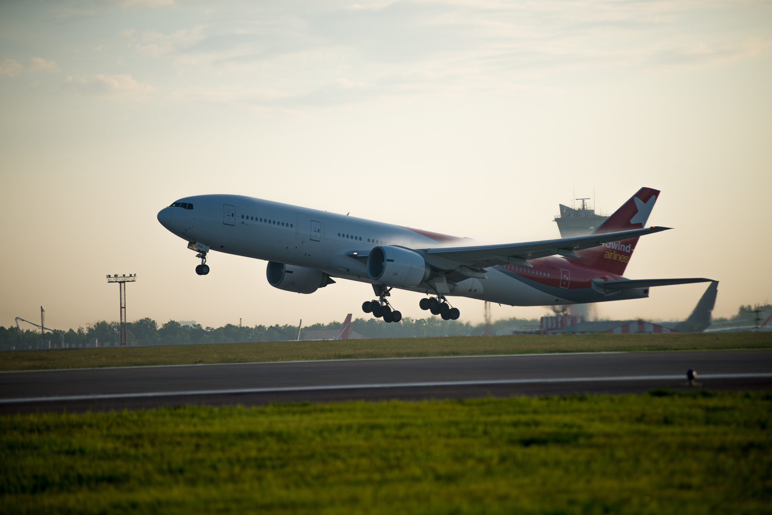 Самолеты, аэропорт 