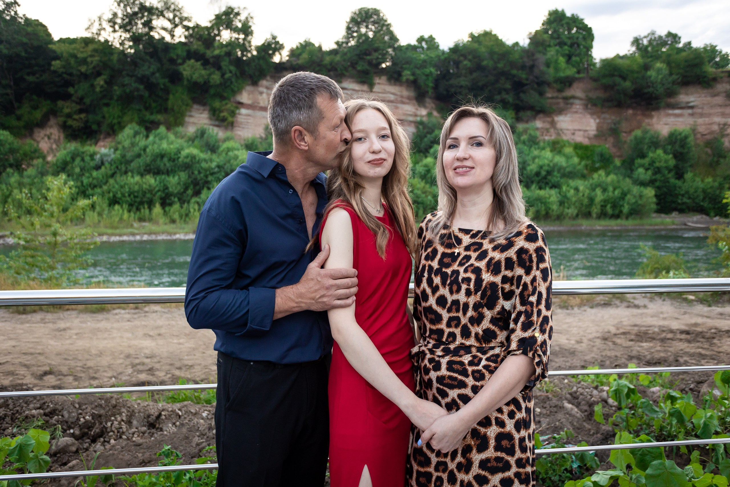 Вручение аттестата и выпускной вечер. Выпускные альбомы Майкоп, Краснодар Елена Золотарева