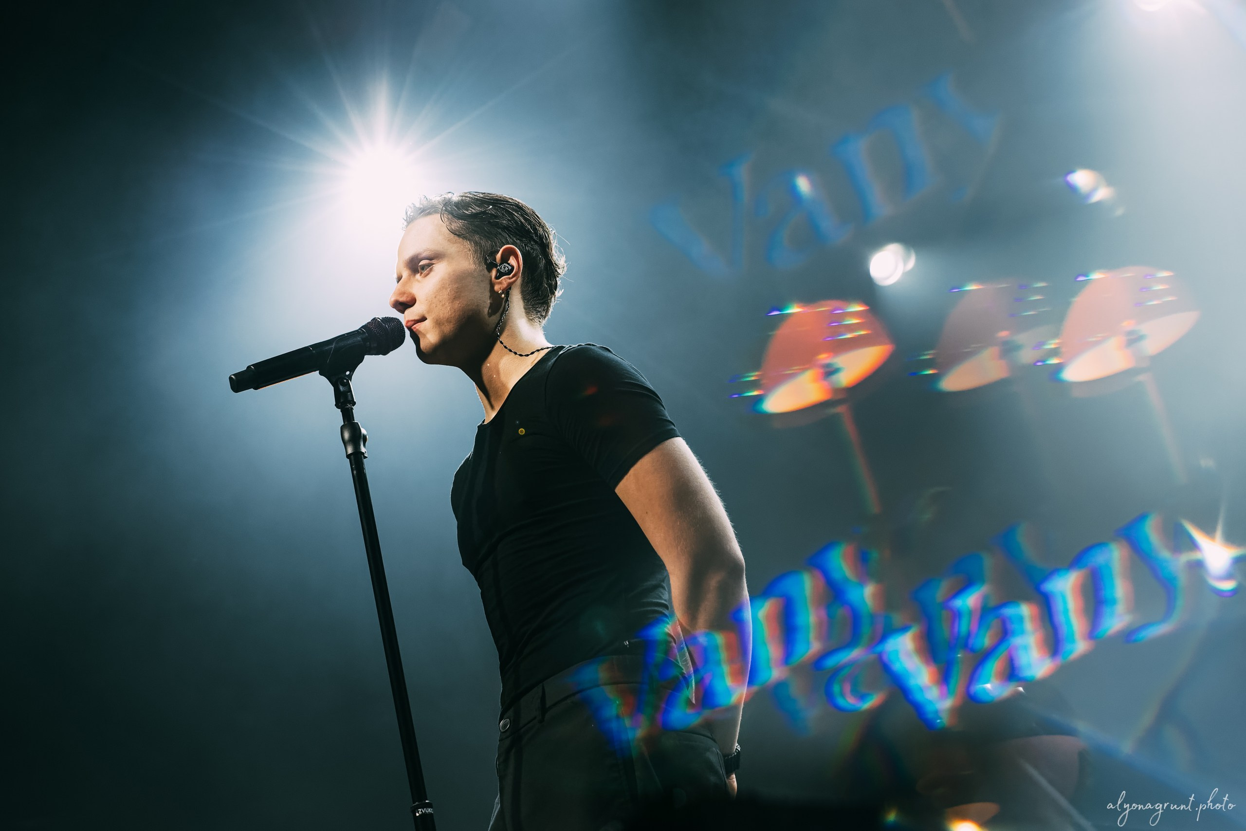 Ваня Дмитриенко, фоторепортаж СПб, A2, 23.10.2025. Алена Адрианова: фотограф в Санкт-Петербурге