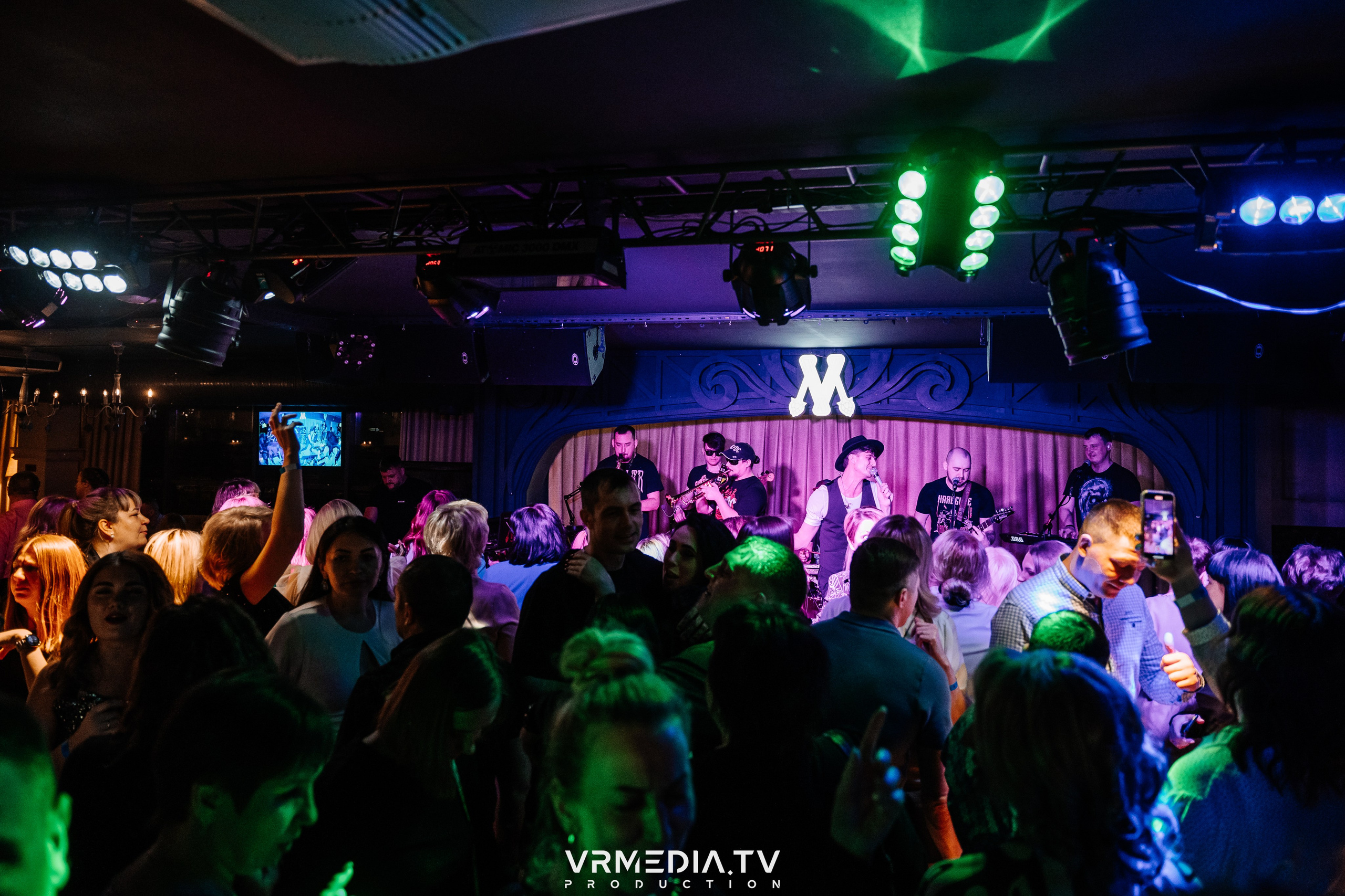 Международный женский день в ресторане «Мюнхен»