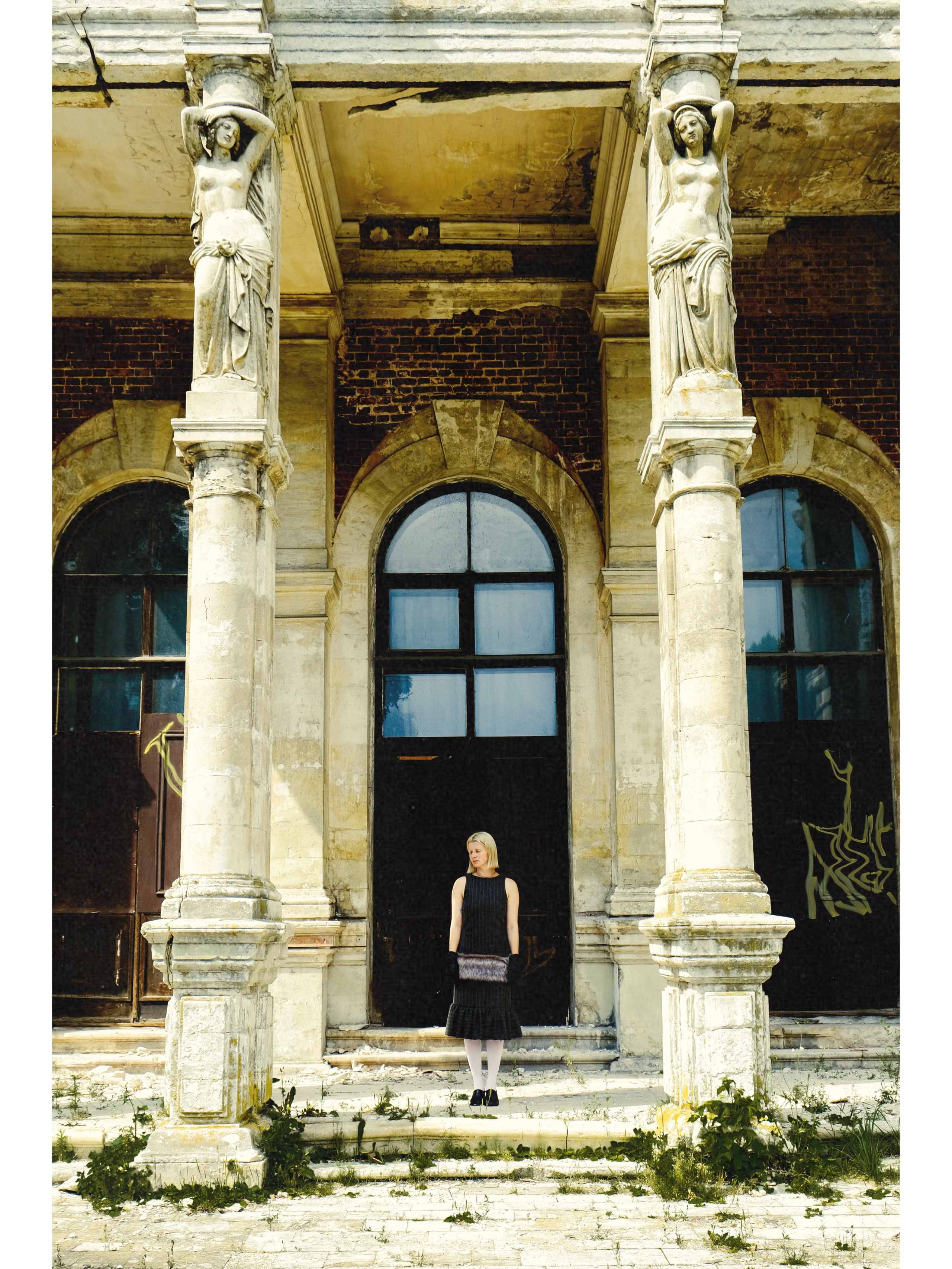 Street. Nicole — photographer