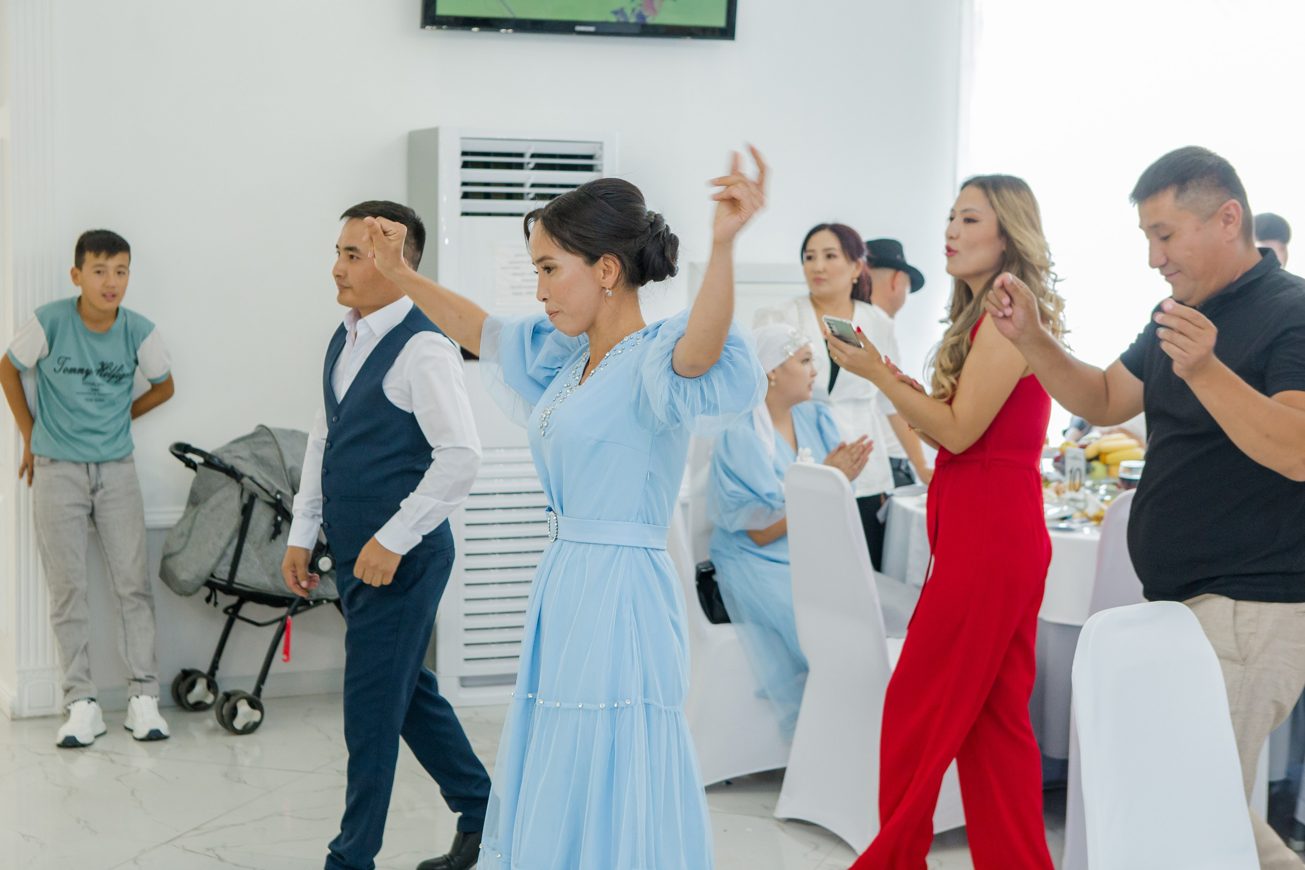 QYZ UZATU ZHADYRA. Свадебный и репортажный фотограф в Астане T.Yertay «Nomad media»