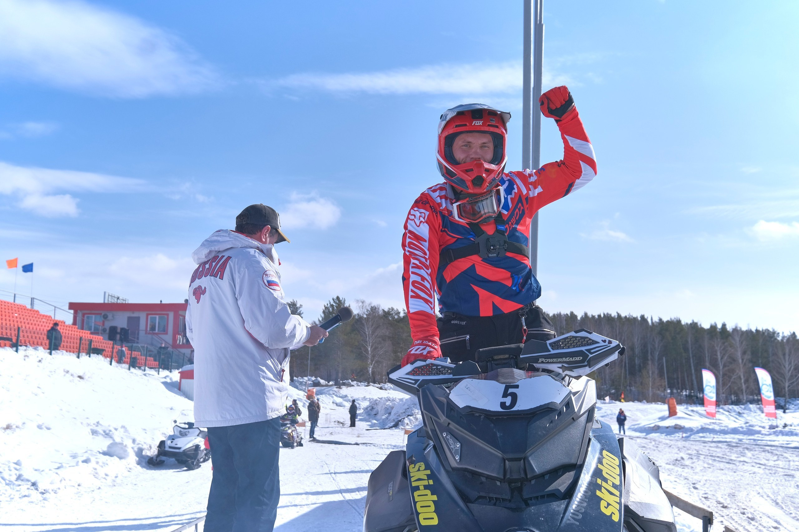 Соревнования по сноубайк кроссу и снегоходам. Свадьбы, Love Story, репортаж и портреты в Екатеринбурге