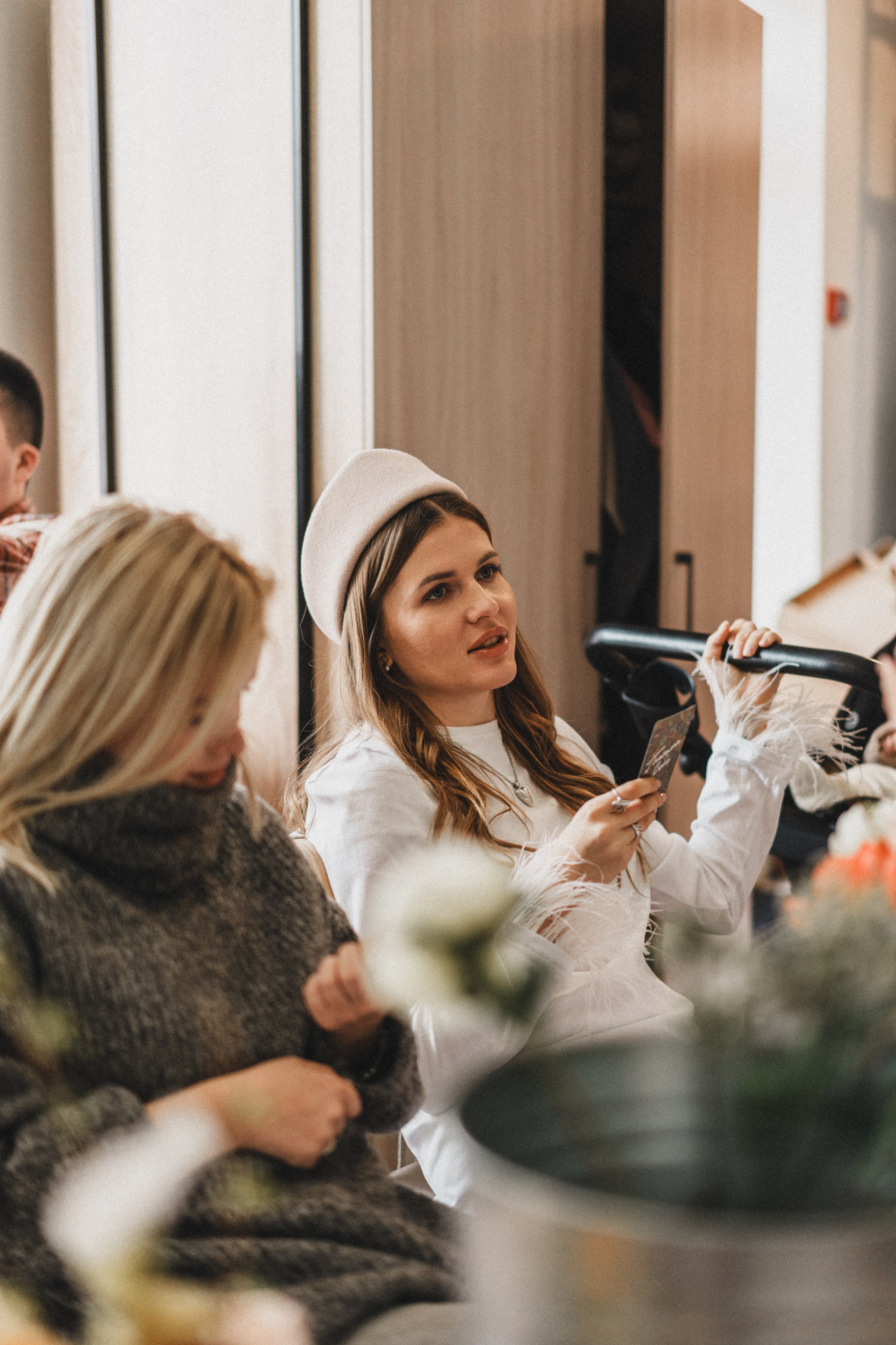 OCHEN' — цветочная встреча 14 февраля. Семейный и детский фотограф и видеограф в Москве, Серпухове и Тарусе Валерия Сорокина