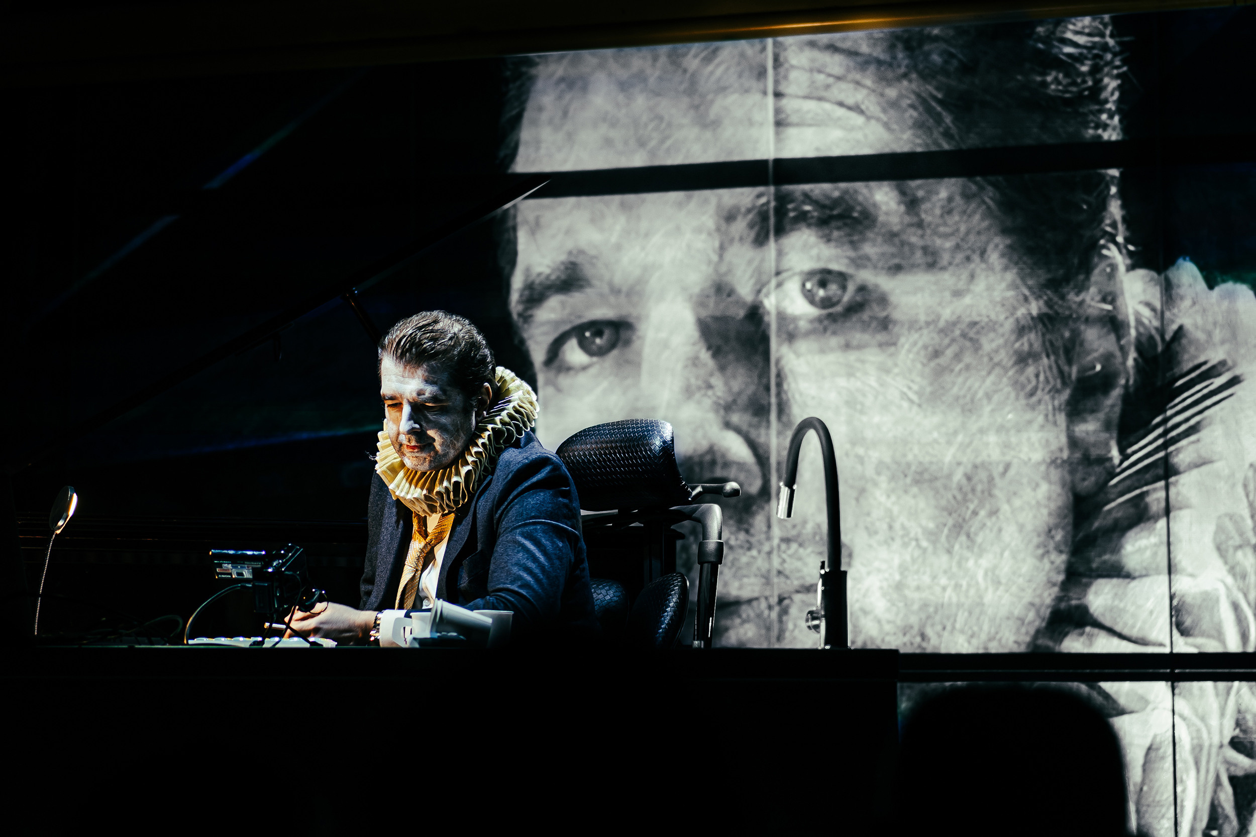 «Серотонин». Театр «Приют комедианта». Фотограф в Санкт-Петербурге Батурина Елена