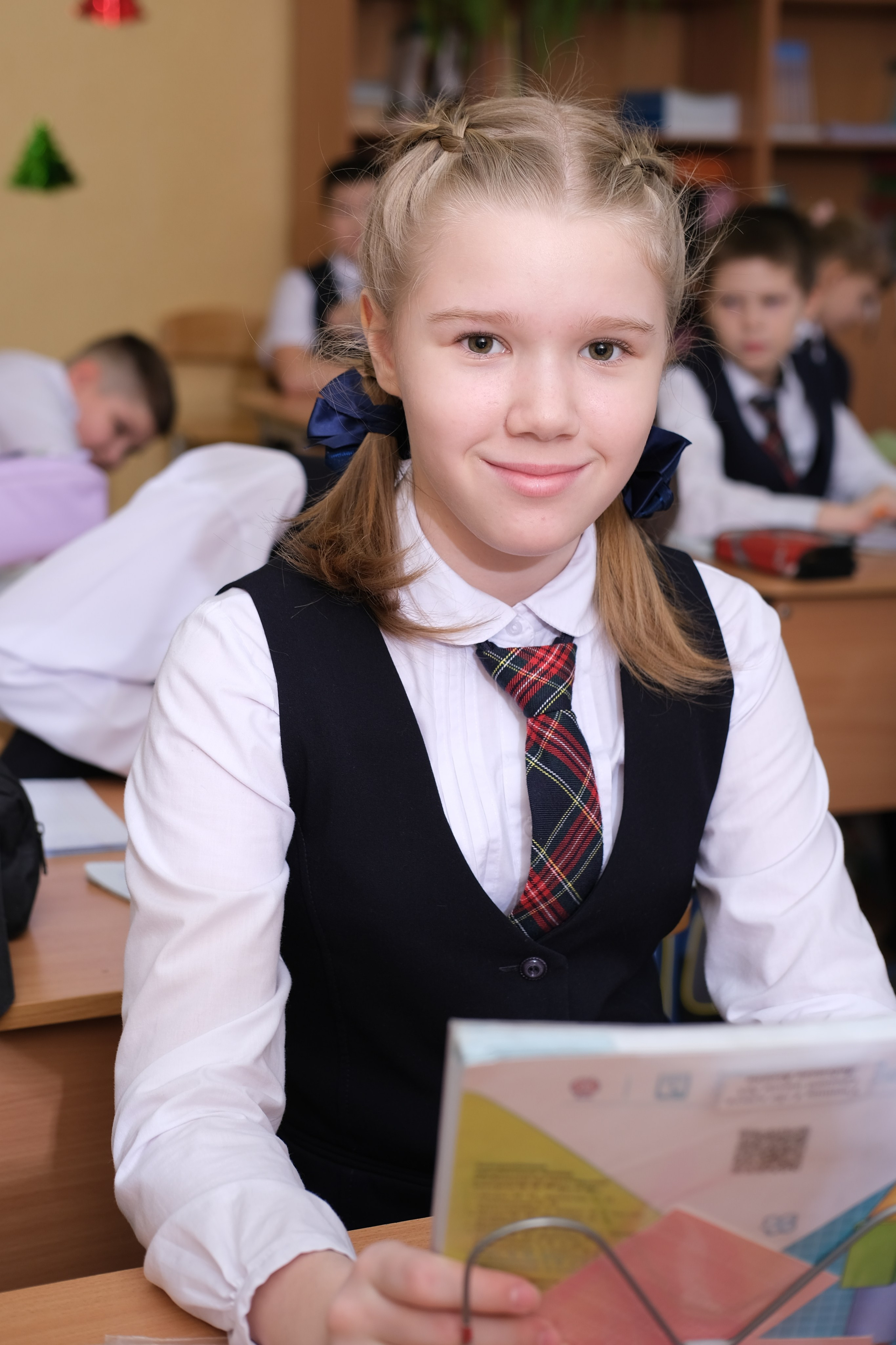 Выпускной альбом для 4 класса. Выпускной альбом Стрежевой