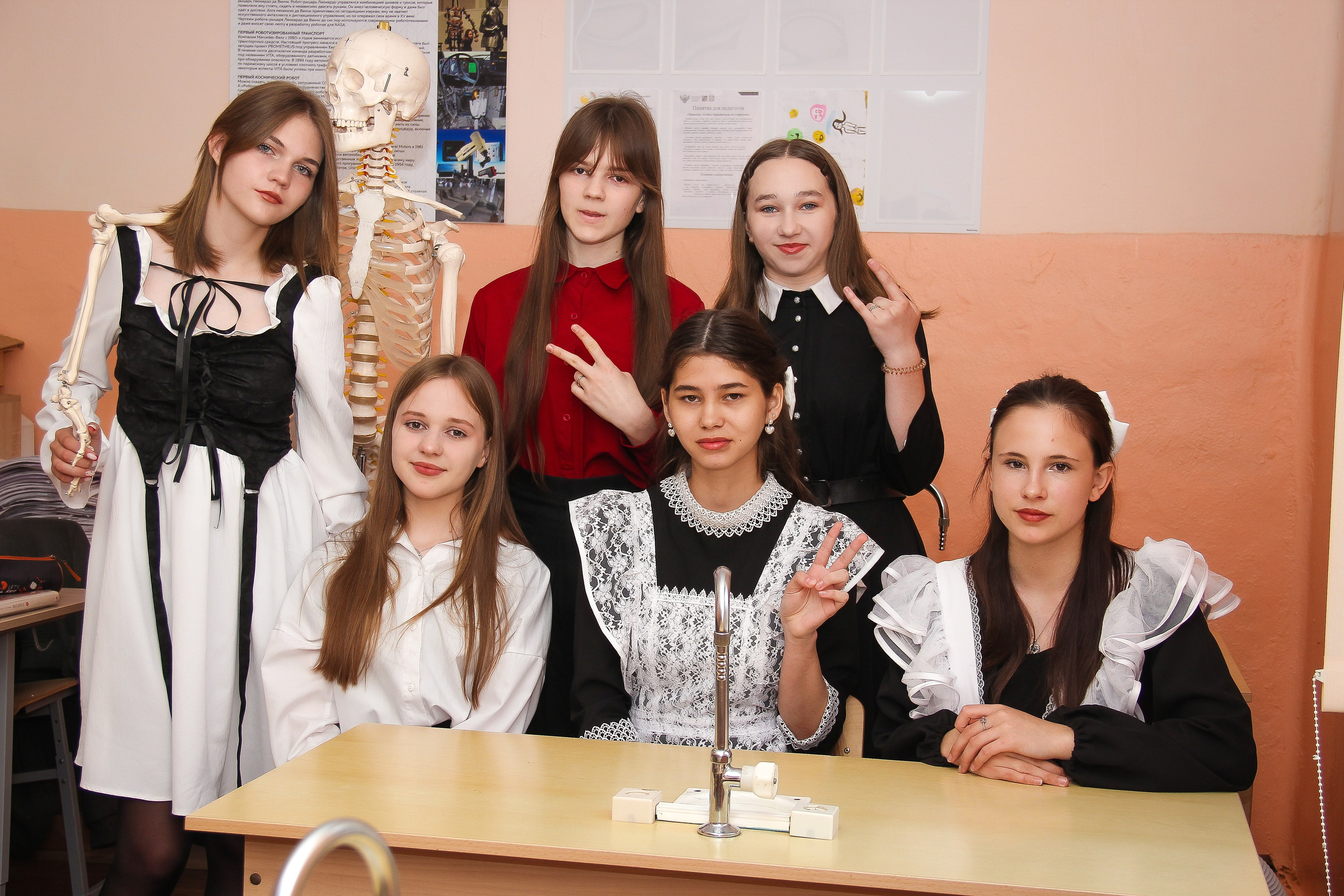 9-11 классы СЪЁМКИ ВЫПУСКНЫХ И ПОСЛЕДНИХ ЗВОНКОВ. Выпускные альбомы для школ и Детских садов в Барнауле /Выпускные/Свадебные/Детские/Семейные и др. виды съёмок /Фотограф Вера Валейко