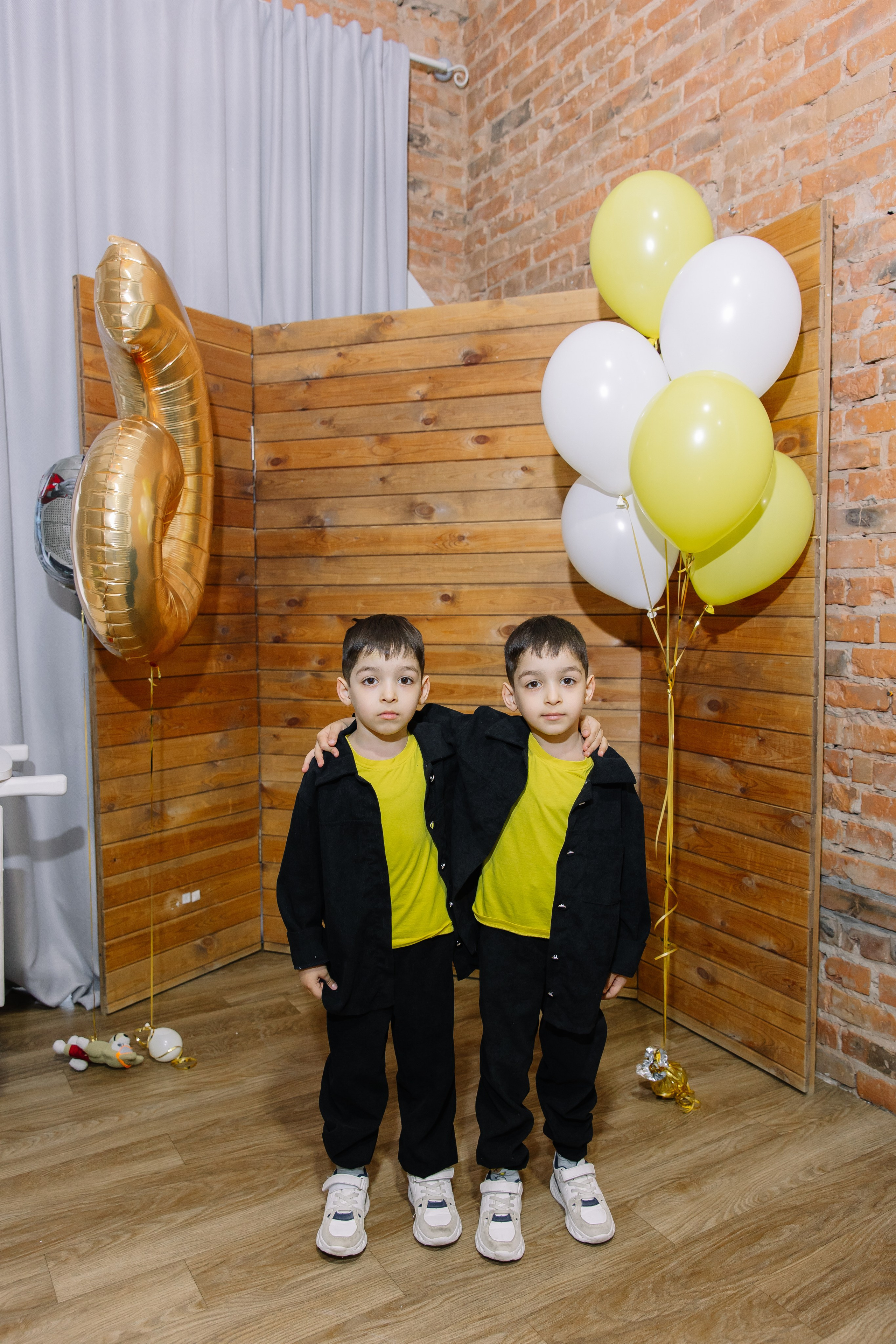 День рождения Эрика и Эмиля 6 лет. Свадебный фотограф в Новосибирске Лидия Александровна