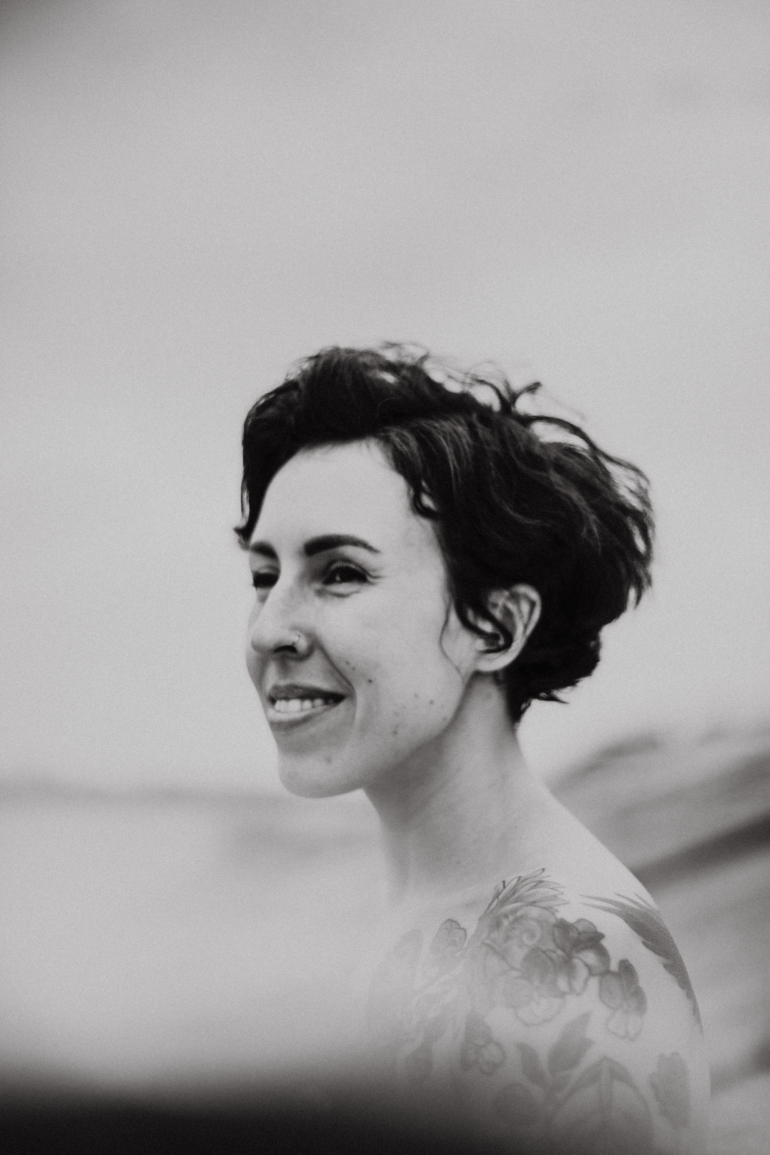 Есенин у реки. Фотограф в Нижнем Новгороде