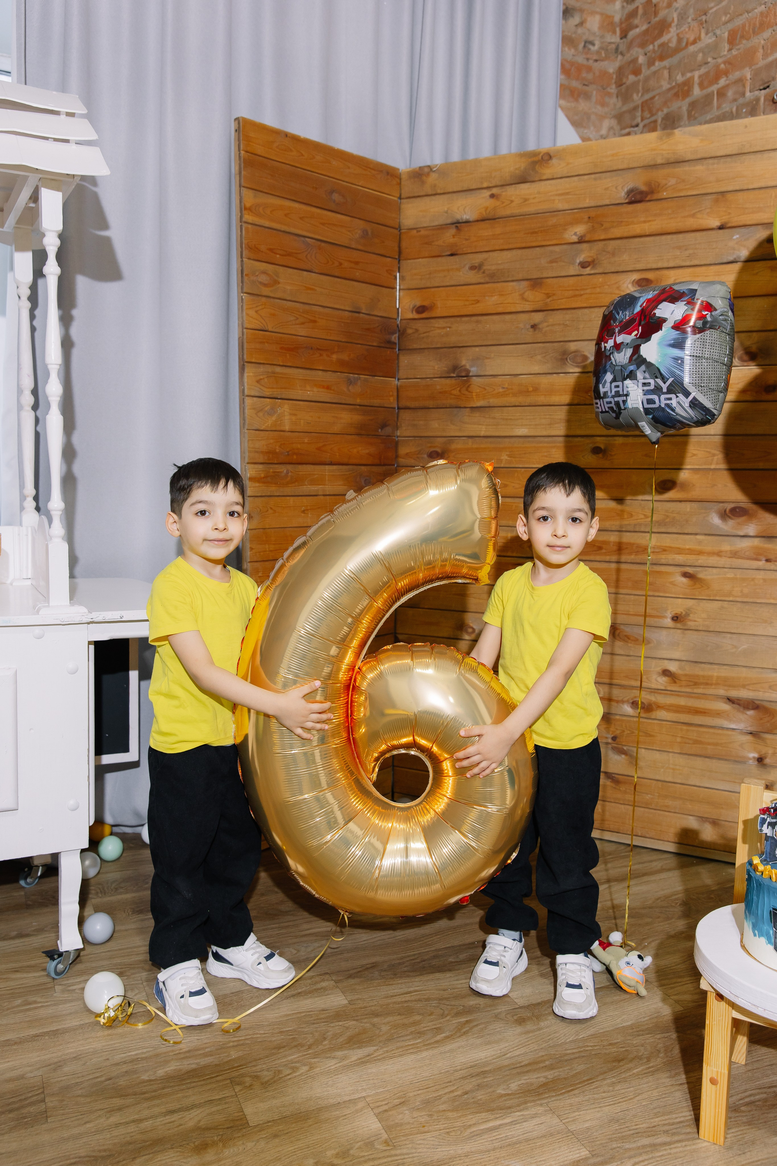 День рождения Эрика и Эмиля 6 лет. Свадебный фотограф в Новосибирске Лидия Александровна