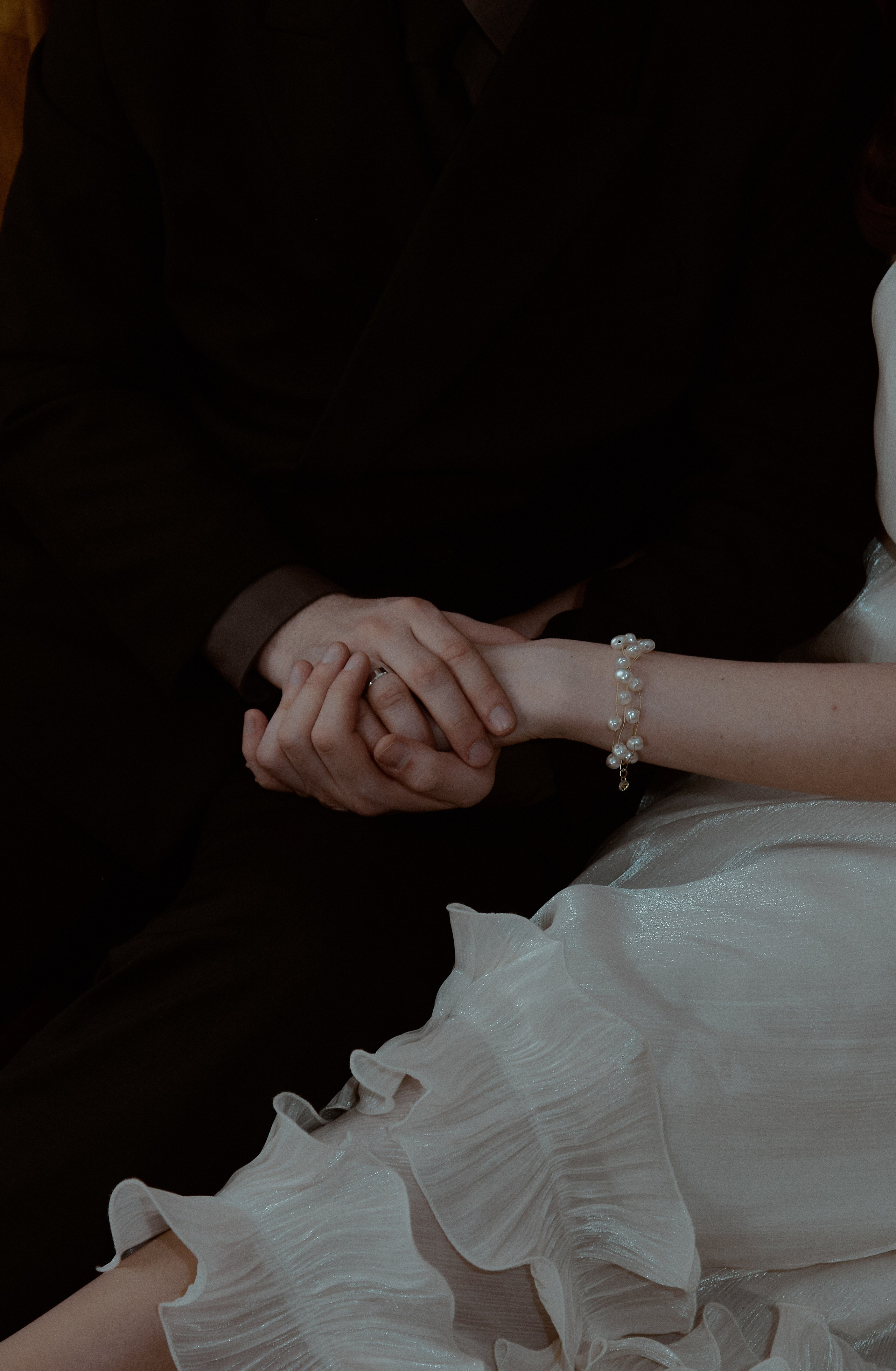 Свадебное лавстори в стенах библиотеки им. Пушкина. Свадебный фотограф в Москве Приятелева Ангелина