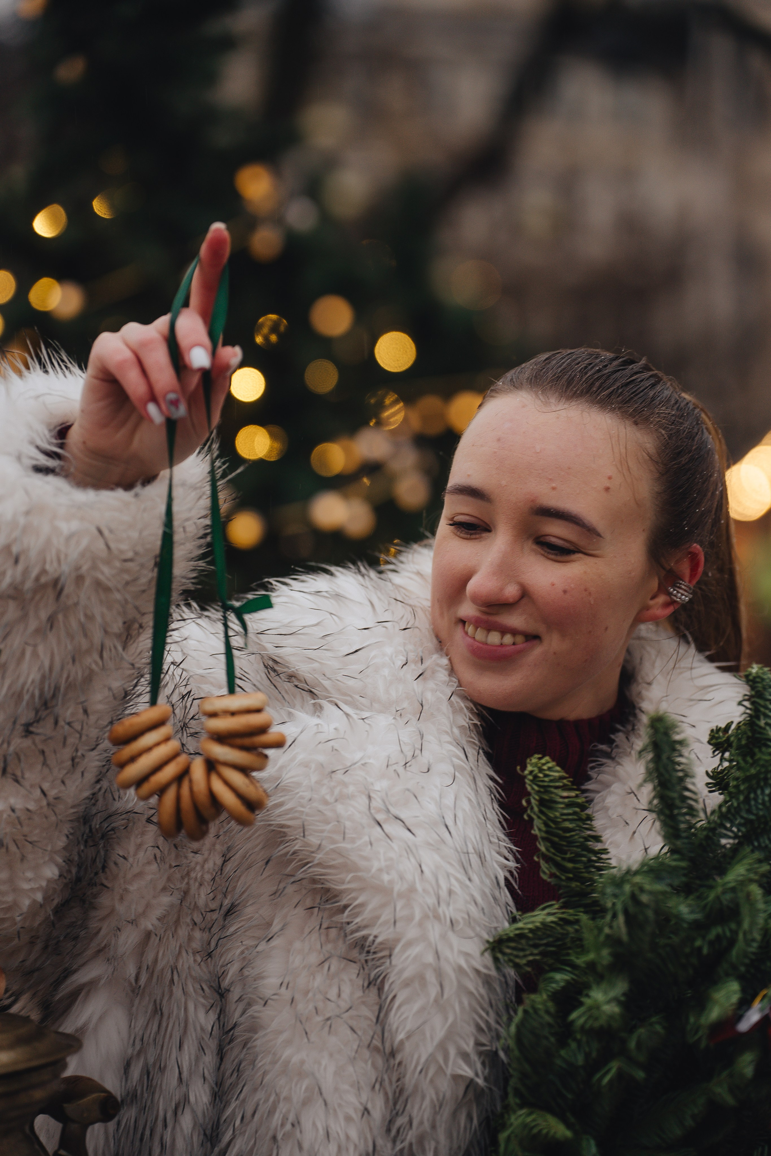 ПРОГУЛКА НА МАНЕЖНОЙ ПЛОЩАДИ ДЛЯ ДЕВУШКИ ПЕРЕД НОВЫМ ГОДОМ (НОВОГОДНЯЯ ФОТОСЕССИИЯ НА МАНЕЖНОЙ ПЛОЩАДИ). Профессиональный фотограф, Санкт-Петербург — Виктория Богомолова
