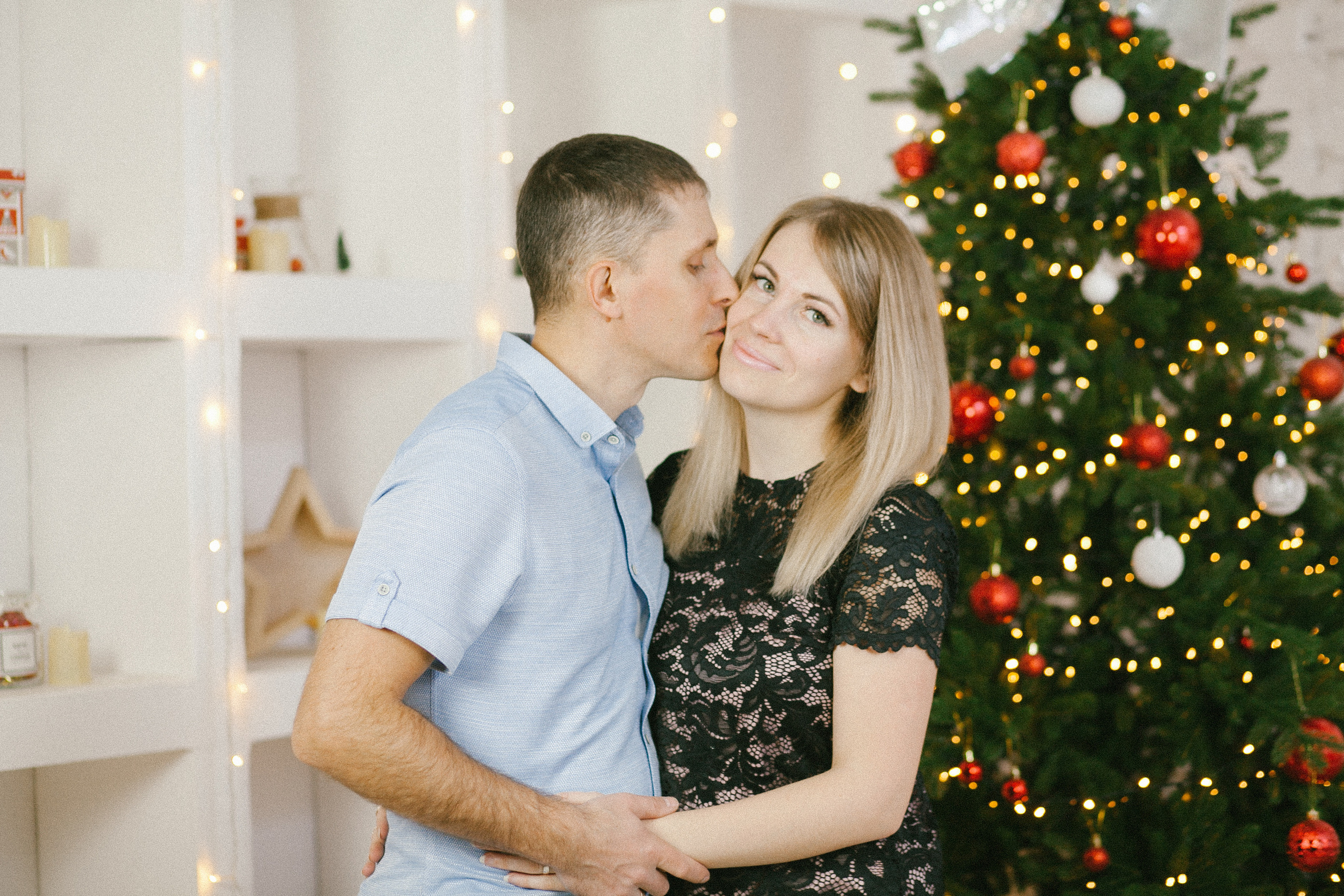  новый год семейная фотосессия елочка семья влюбленная пара