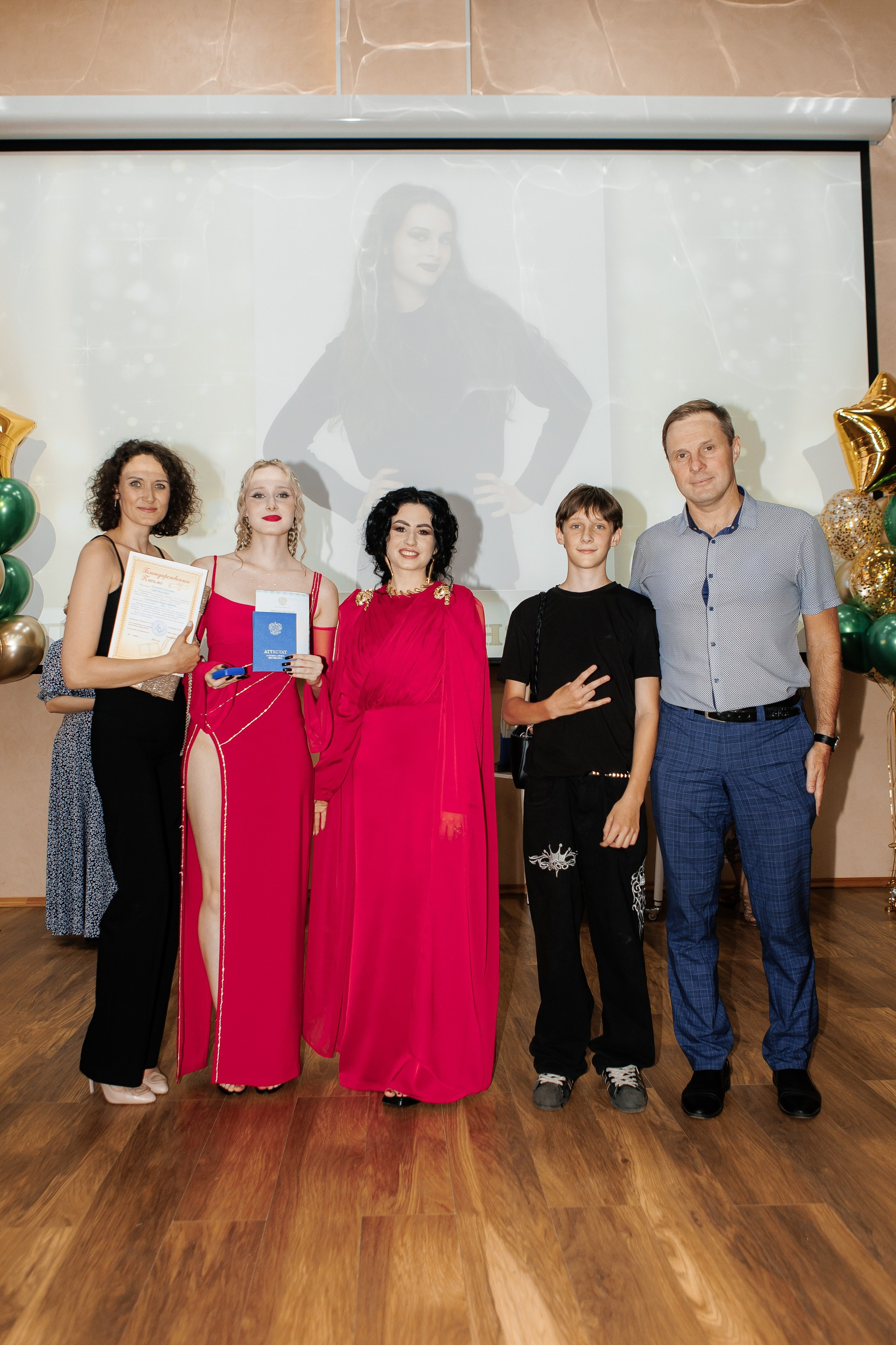 Выпускной Гимназия 12 2024 г. Свадебный и портретный Фотограф в Липецке Дмитрий Котюков