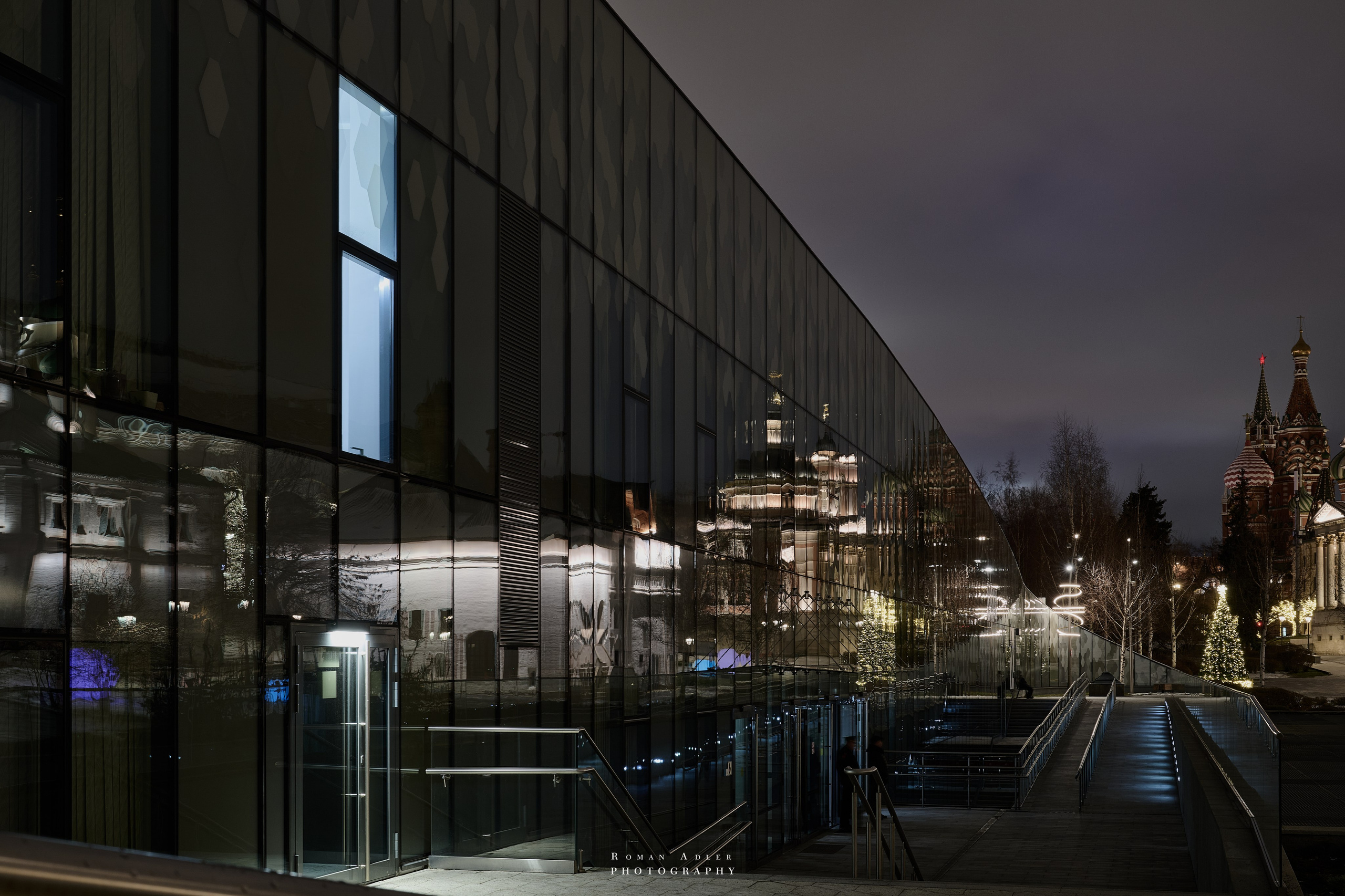 Новогодняя ночная Москва 2025. Фотограф Роман Адлер