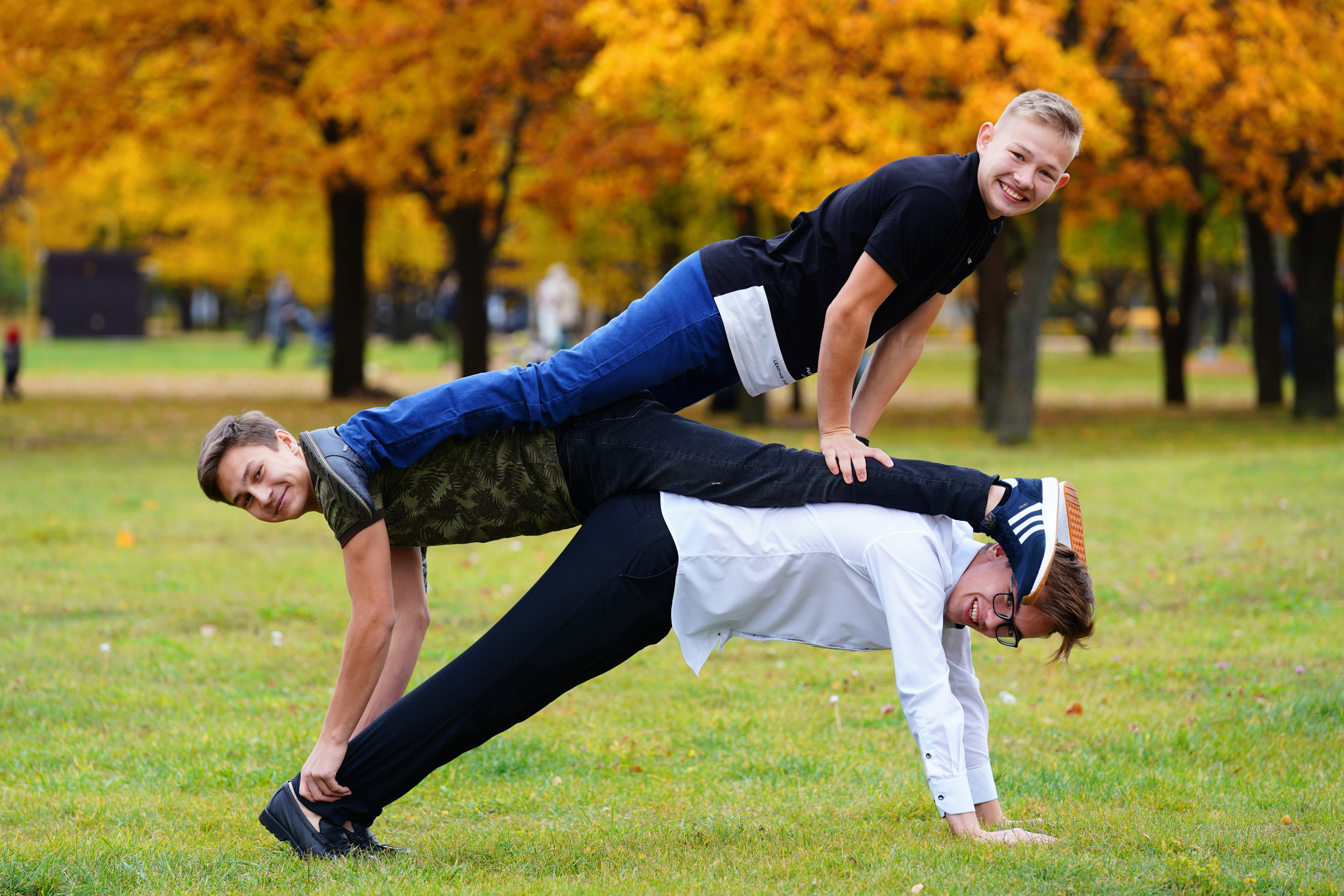 Осень 9,11 класс. Современные выпускные альбомы. Мы делаем не просто альбомы, а стильные фотокниги