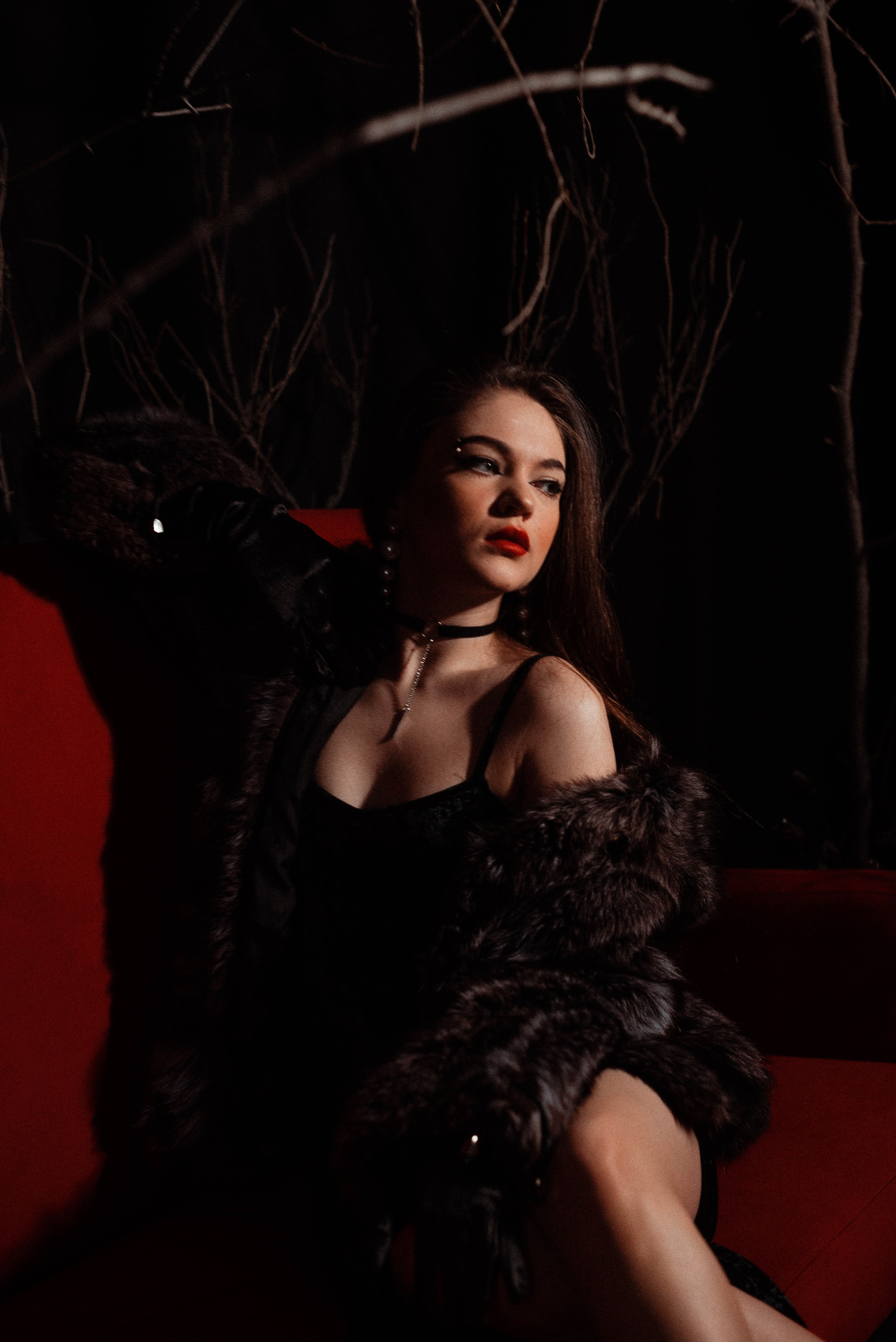 Лиза. Женский фотограф. Создатель украшений ручной работы. Модель