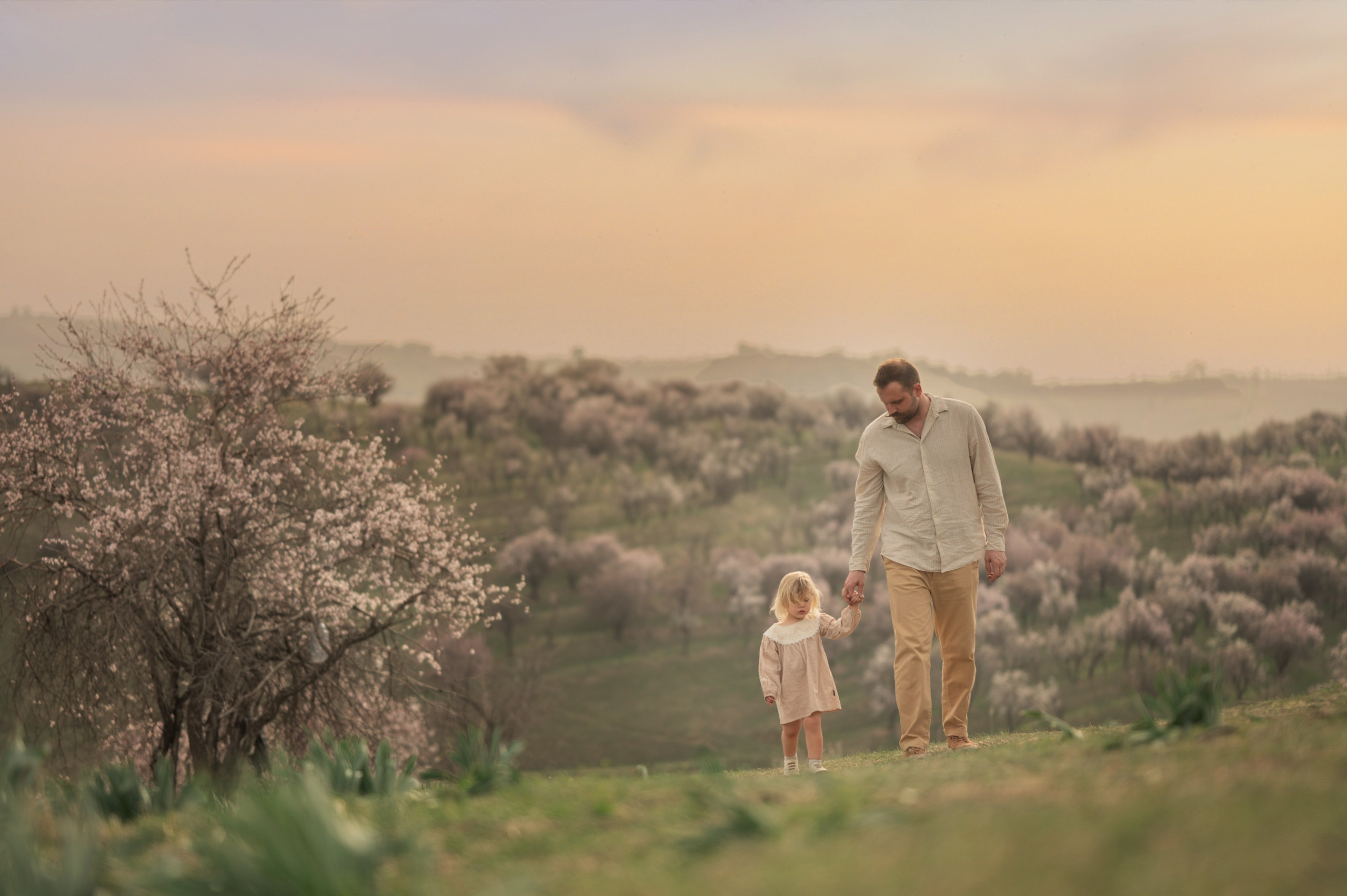 В цветущих садах миндаля…. Детский и семейный фотограф