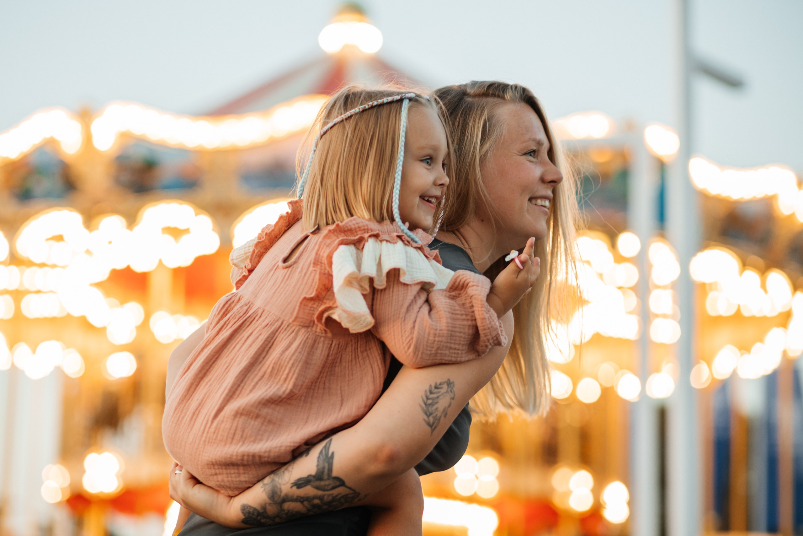 Таисия, Антон и две славных дочки. Фотограф в Сочи. Свадебная видеосъемка Сочи