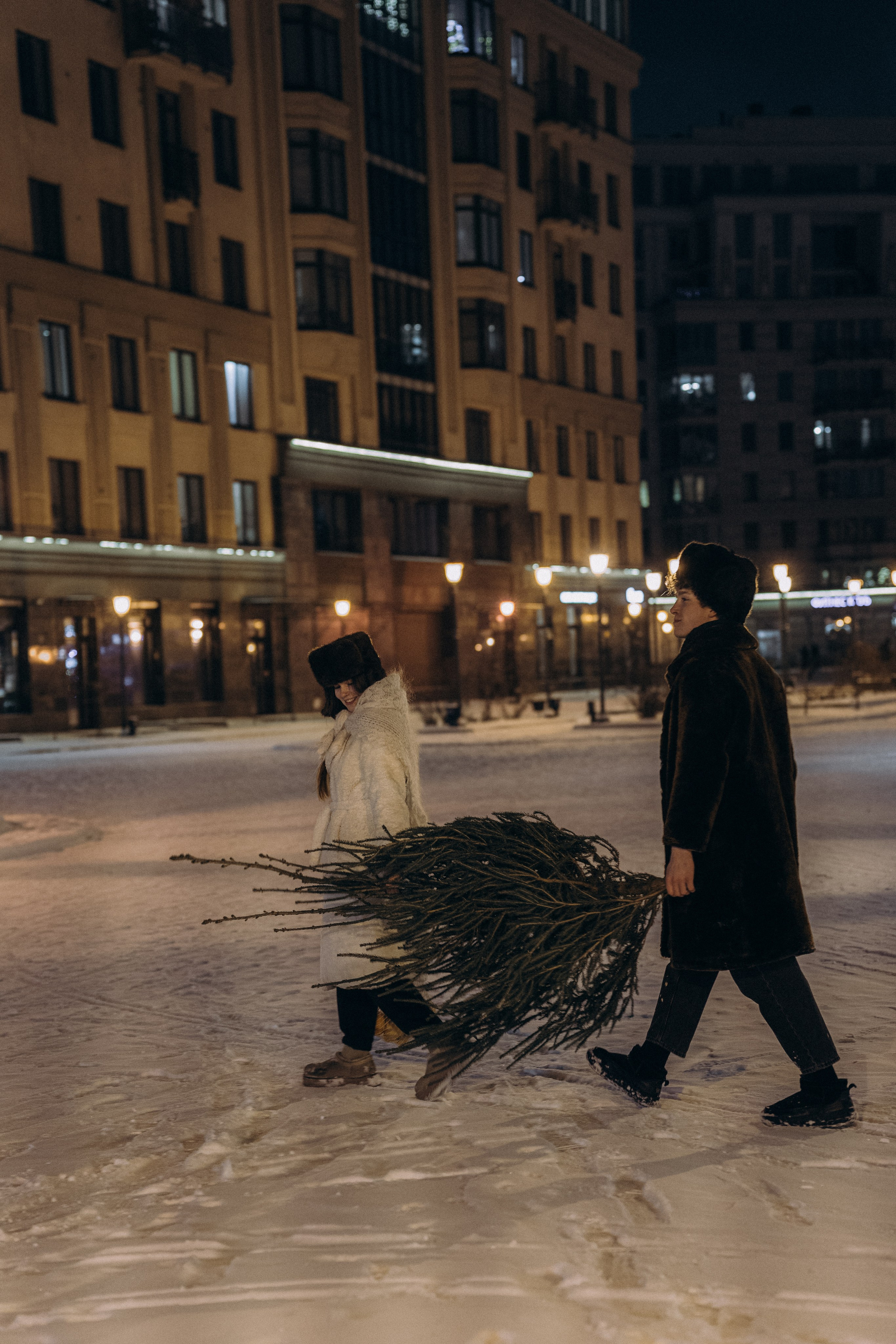 НОВОГОДНЯЯ ПРОГУЛКА ПАРЫ ПО ЧЕРНЫШЕВСКОЙ ПЕРЕД НОВЫМ ГОДОМ. Профессиональный фотограф, Санкт-Петербург — Виктория Богомолова