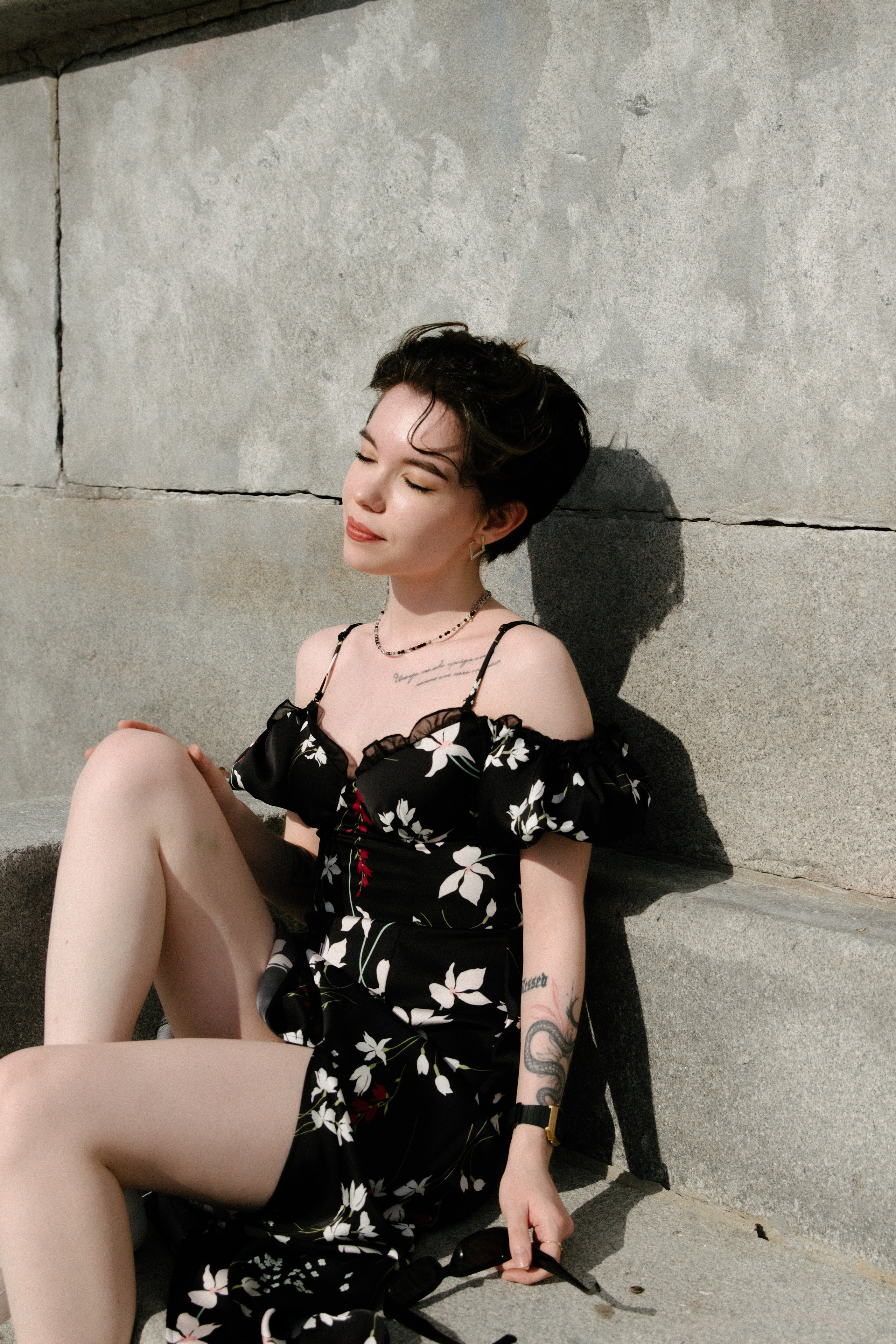 Портрет Насти и цветущей вишни. Фотограф Настя Булочка Екатеринубрг