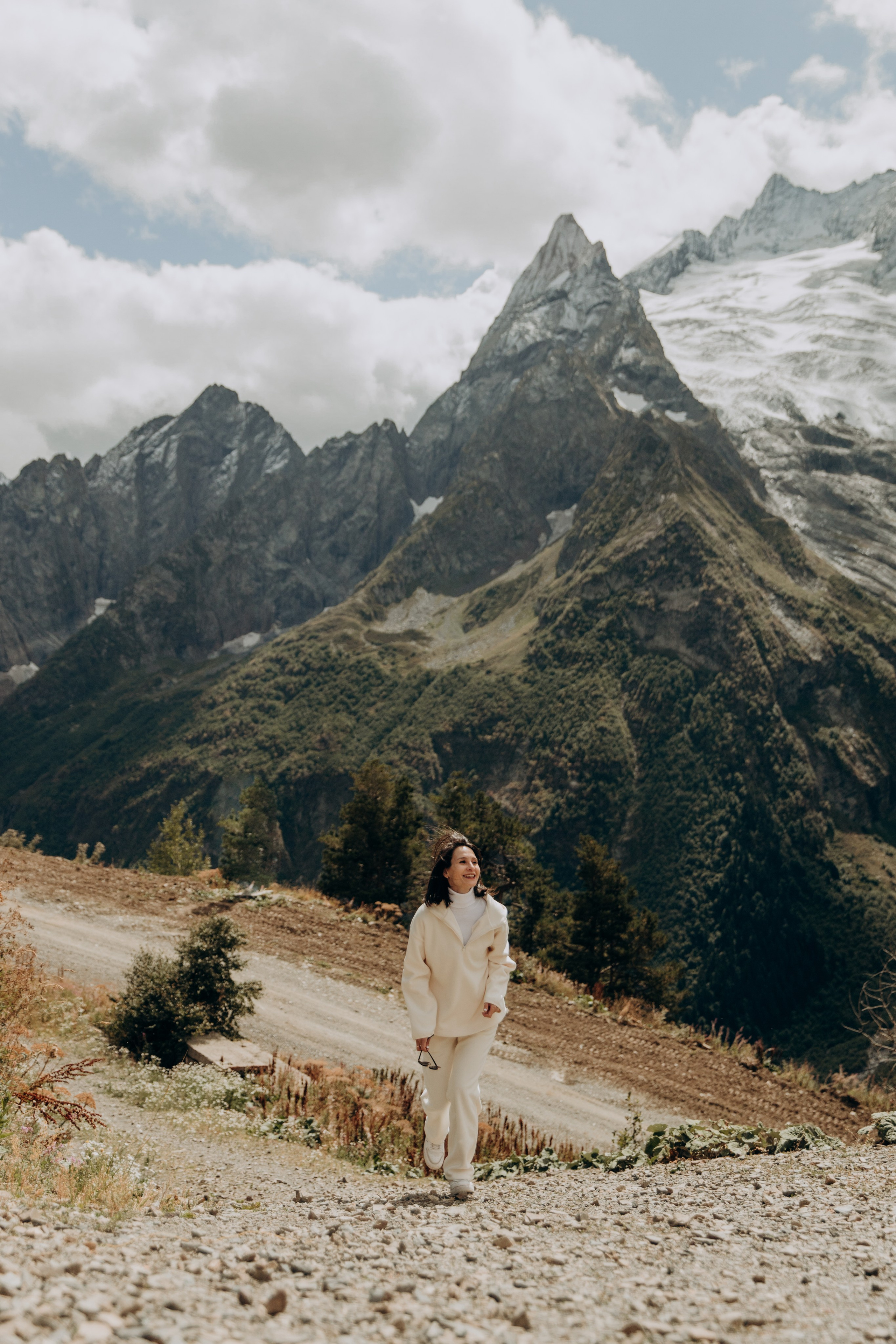 Юля с семьей, Домбай. Портфолио