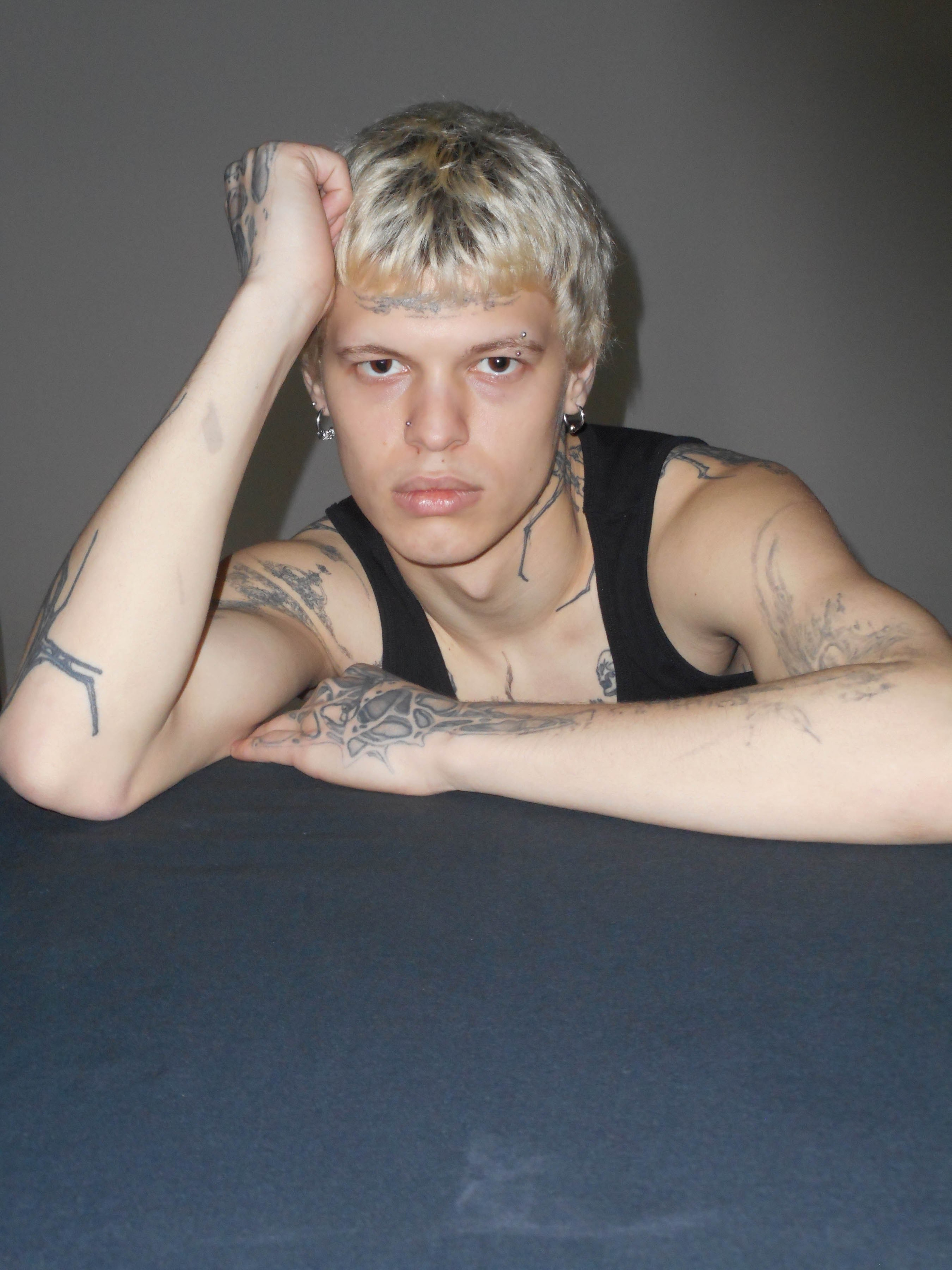 Виктор. Главная