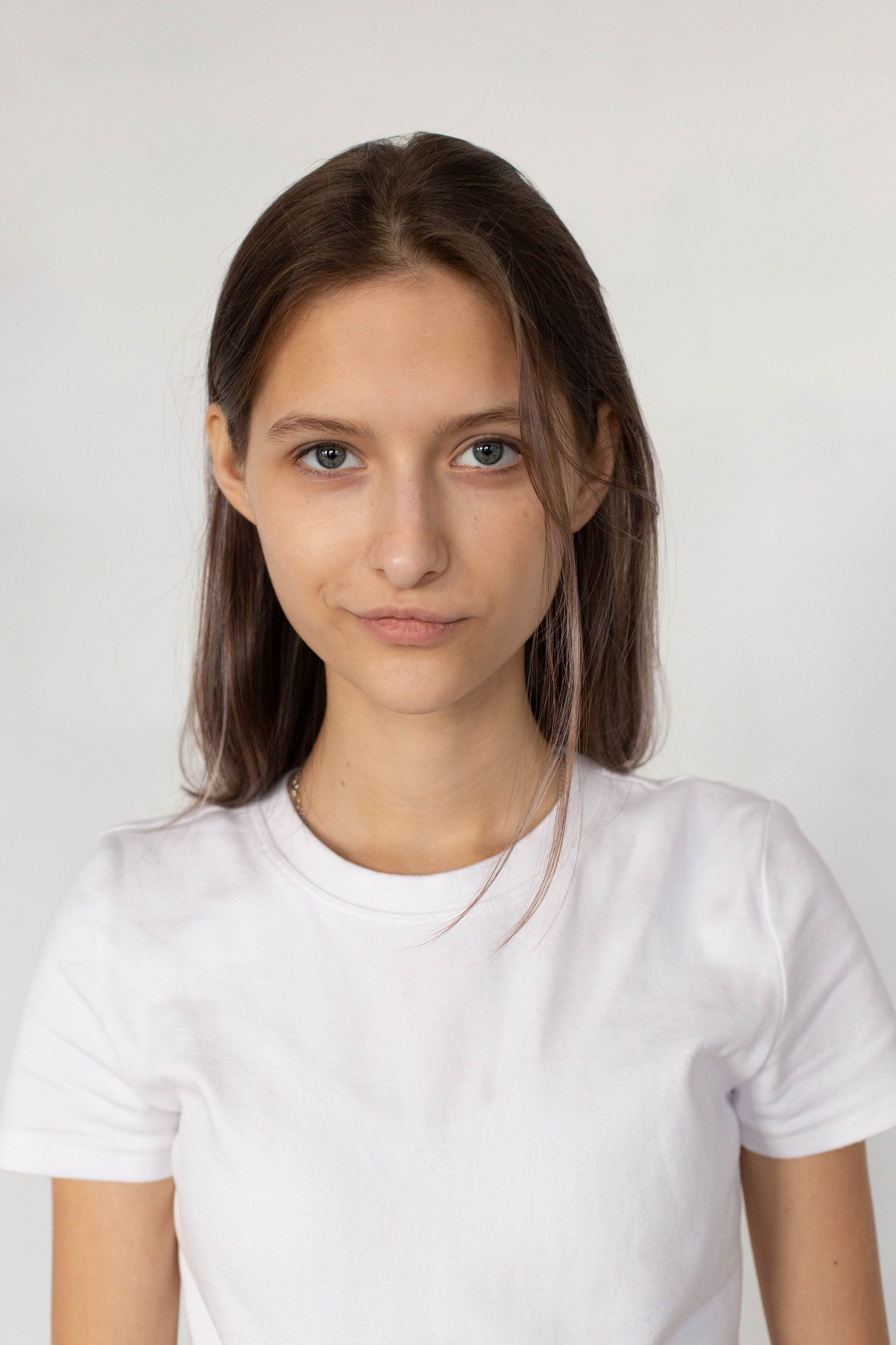 Профессиональная съемка моделей в сочинской фотостудии для модельного агентства, полароиды, снепы, снэпы. Предметный и фудфотограф в Сочи Дарина Погодаева