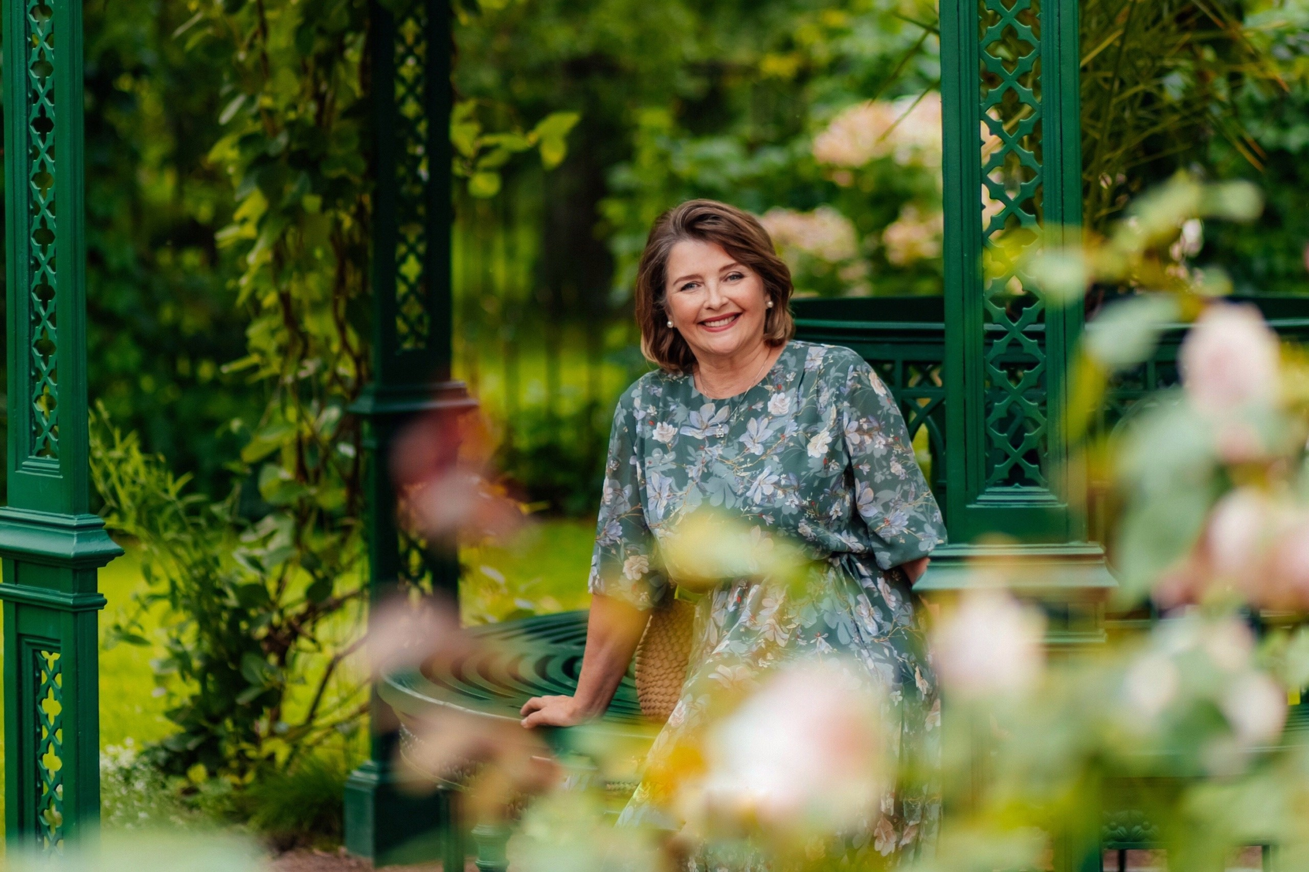 Летняя фотосессия в парке в Петергофе