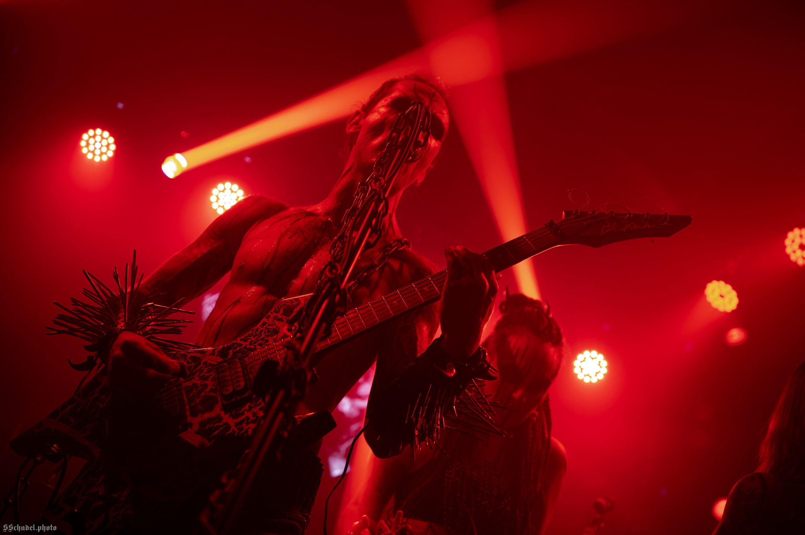 Frostlagte Måne 07.12.25. We will make everything metal!