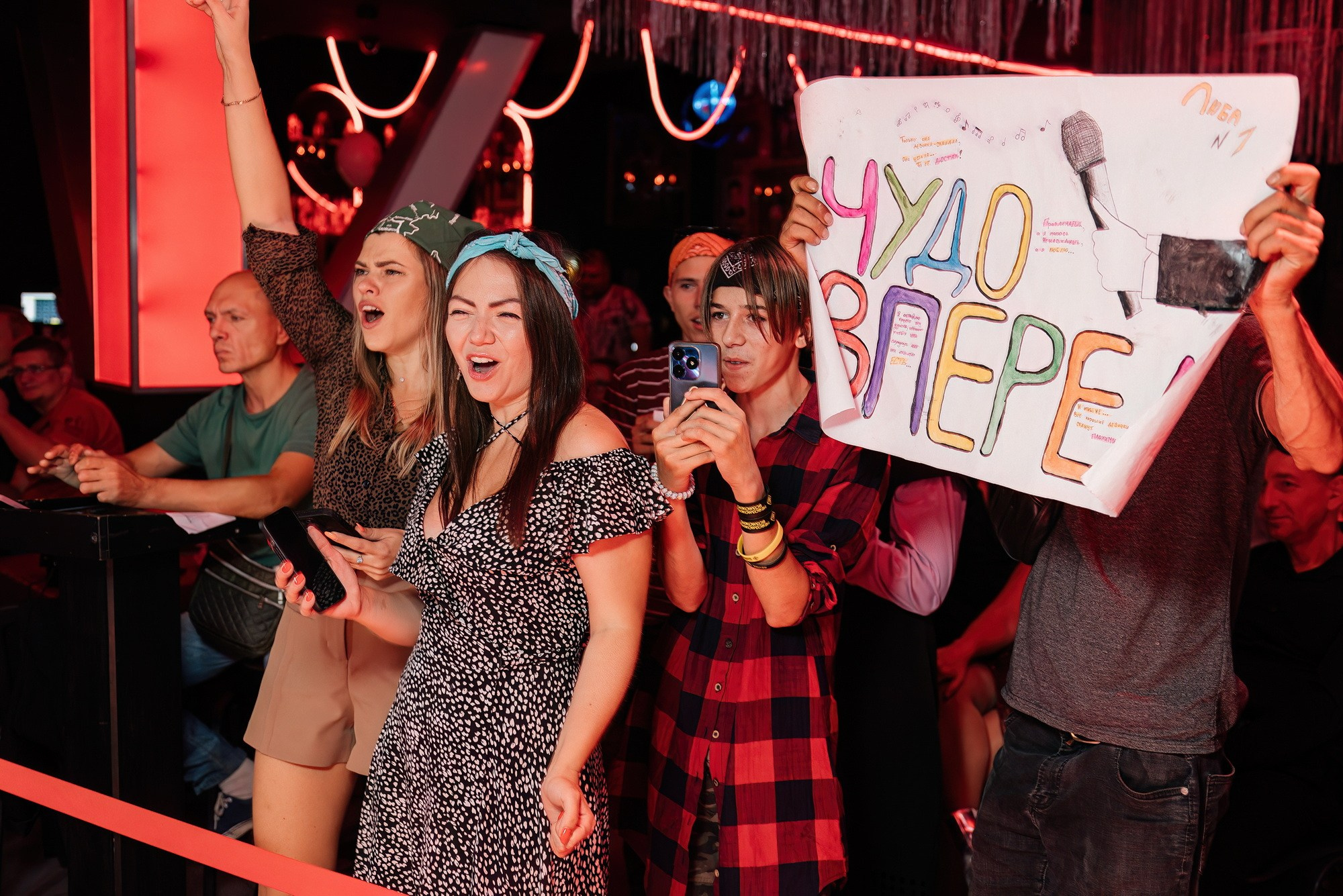 Караоке-проект «Голос большого города». Свадебный и репортажный фотограф Никита Сницарев в Барнауле