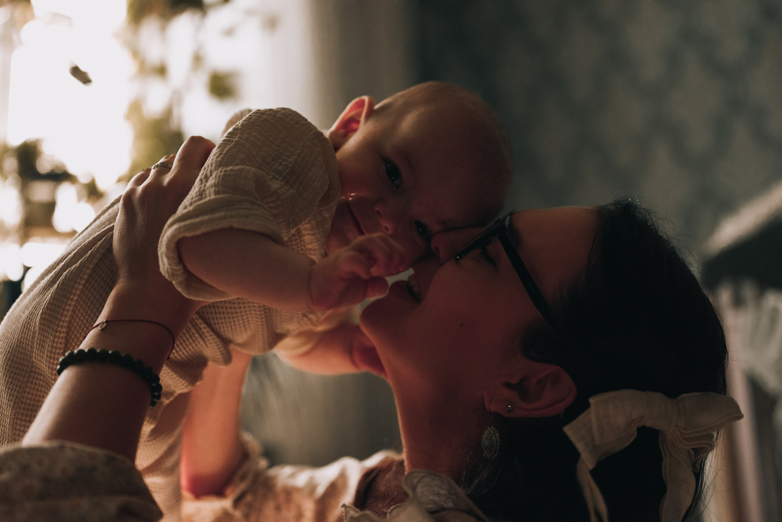 Утро мамы и малыша. Дарья и Евсей. Семейный фотограф в Москве Дарья Пузикова